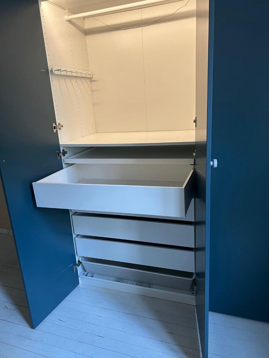 IKEA PAX Vaatekaappi & A.S. Helsingön Ovet