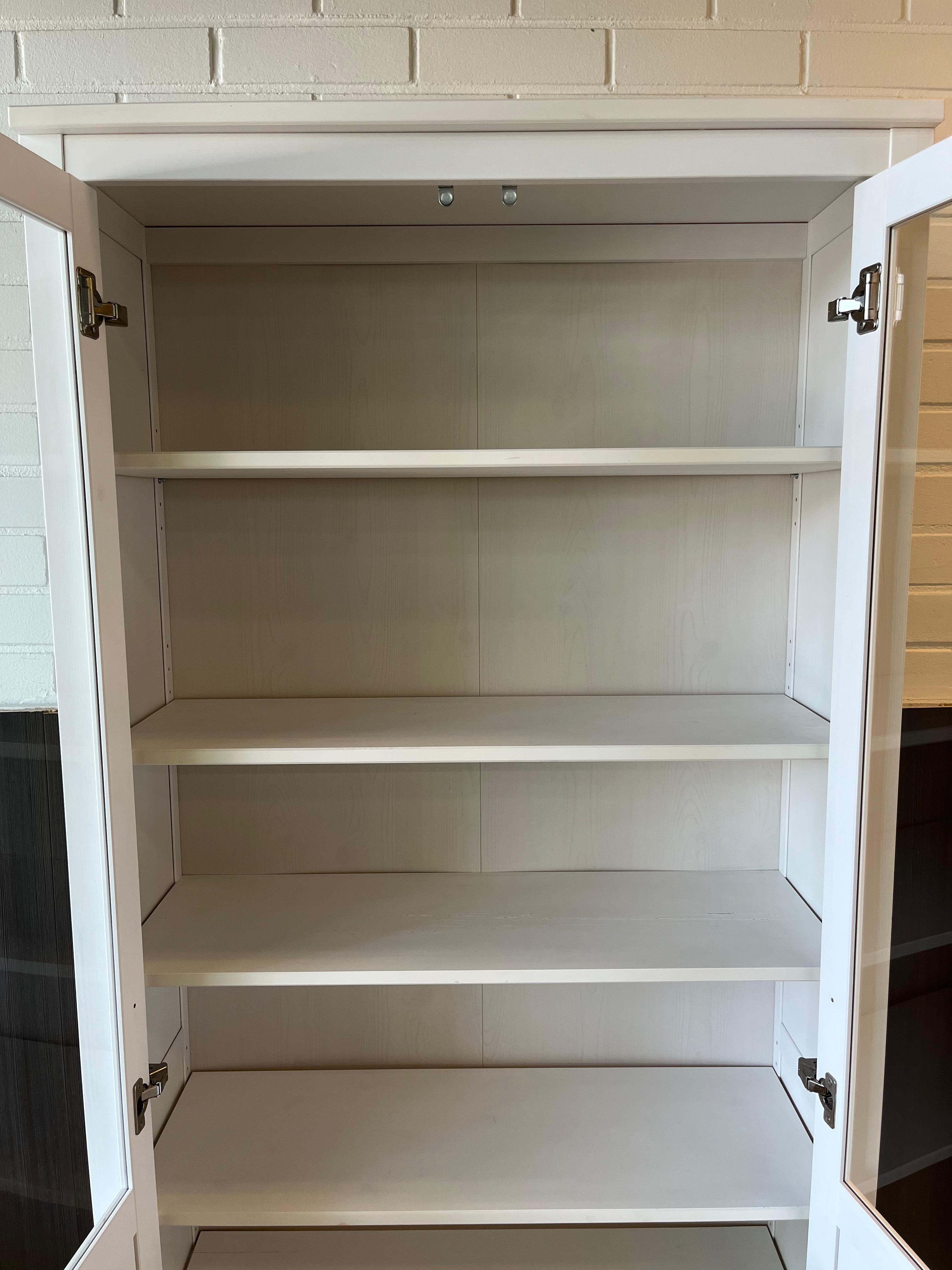 IKEA HEMNES Vitriinikaappi / Astiakaappi