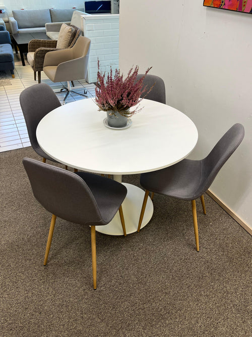 IKEA DOCKSTA Pöytä & JYSK Tuolit