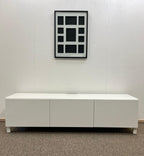 IKEA BESTÅ TV-taso, läsilevyillä