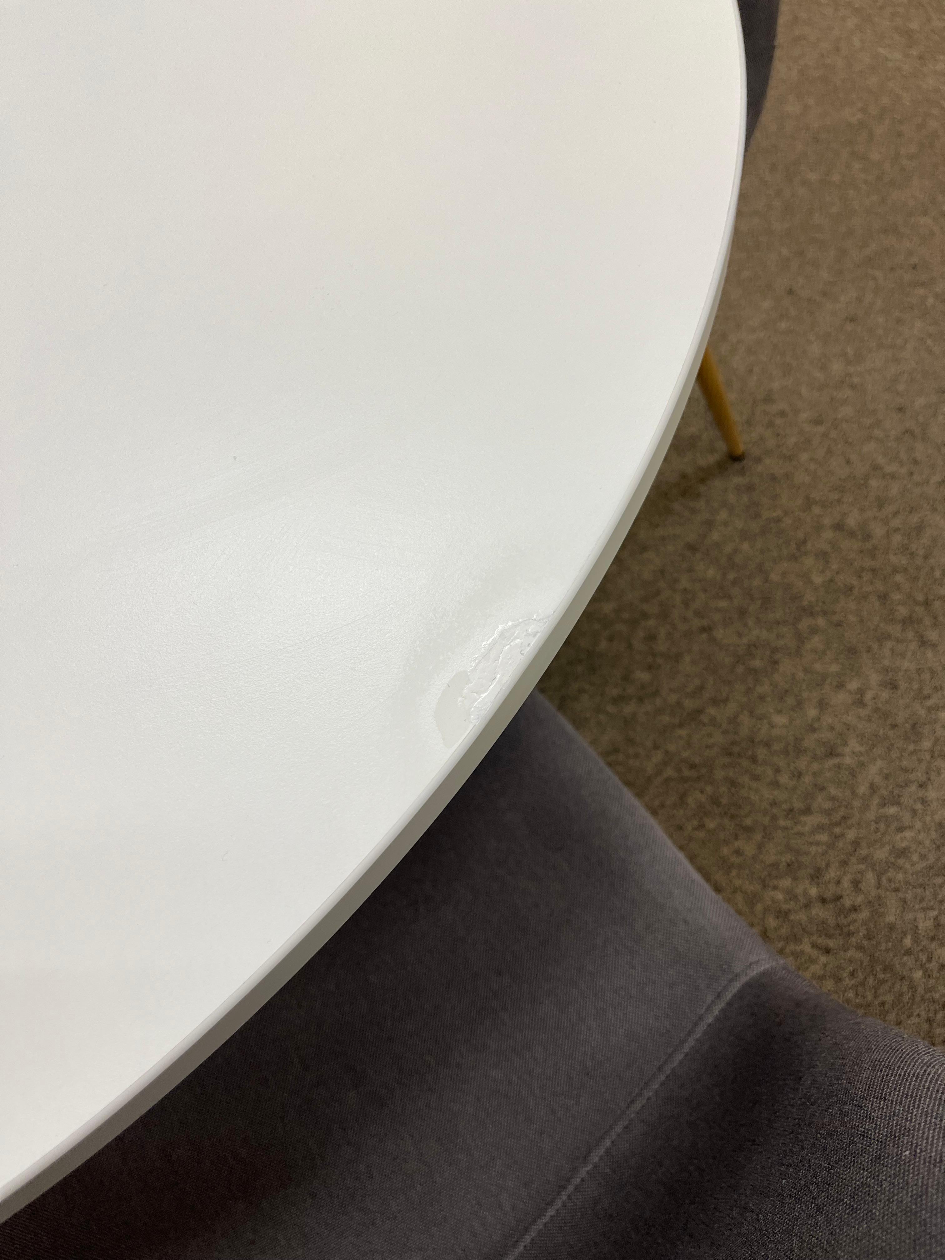 IKEA DOCKSTA Pöytä & JYSK Tuolit