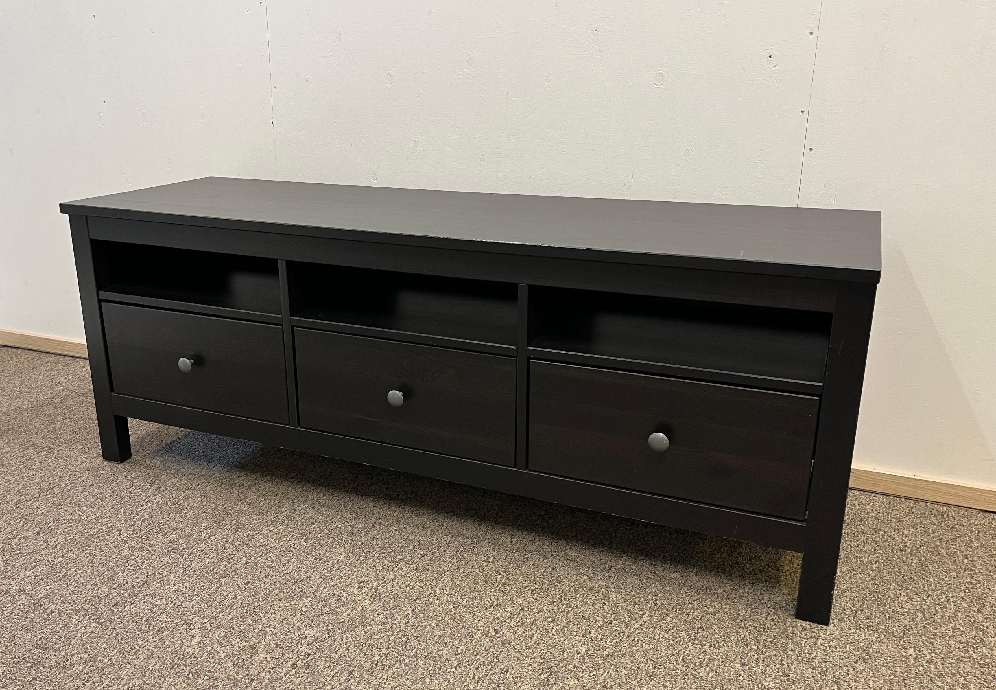 IKEA HEMNES TV-taso, musta