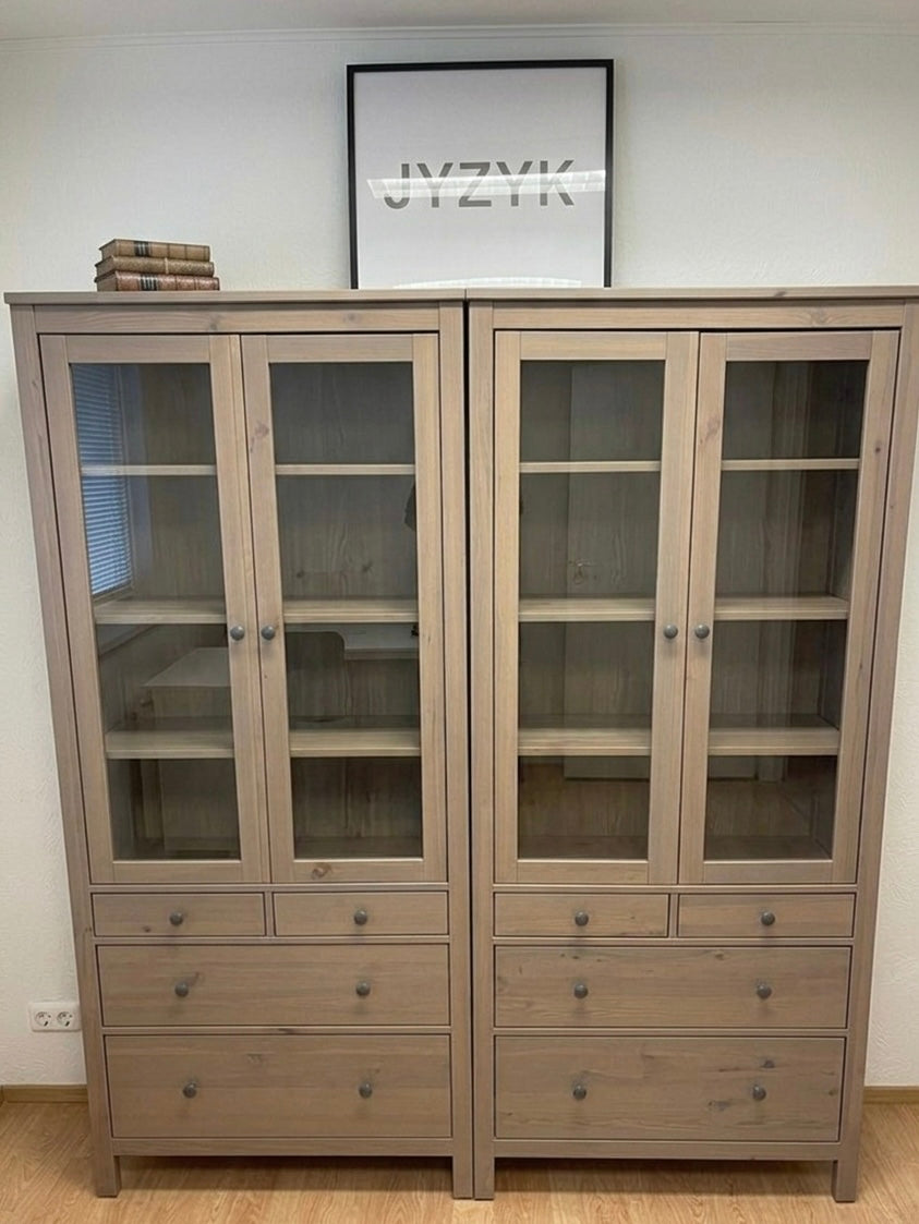 IKEA HEMNES Vitriinikaapit, 2 kpl