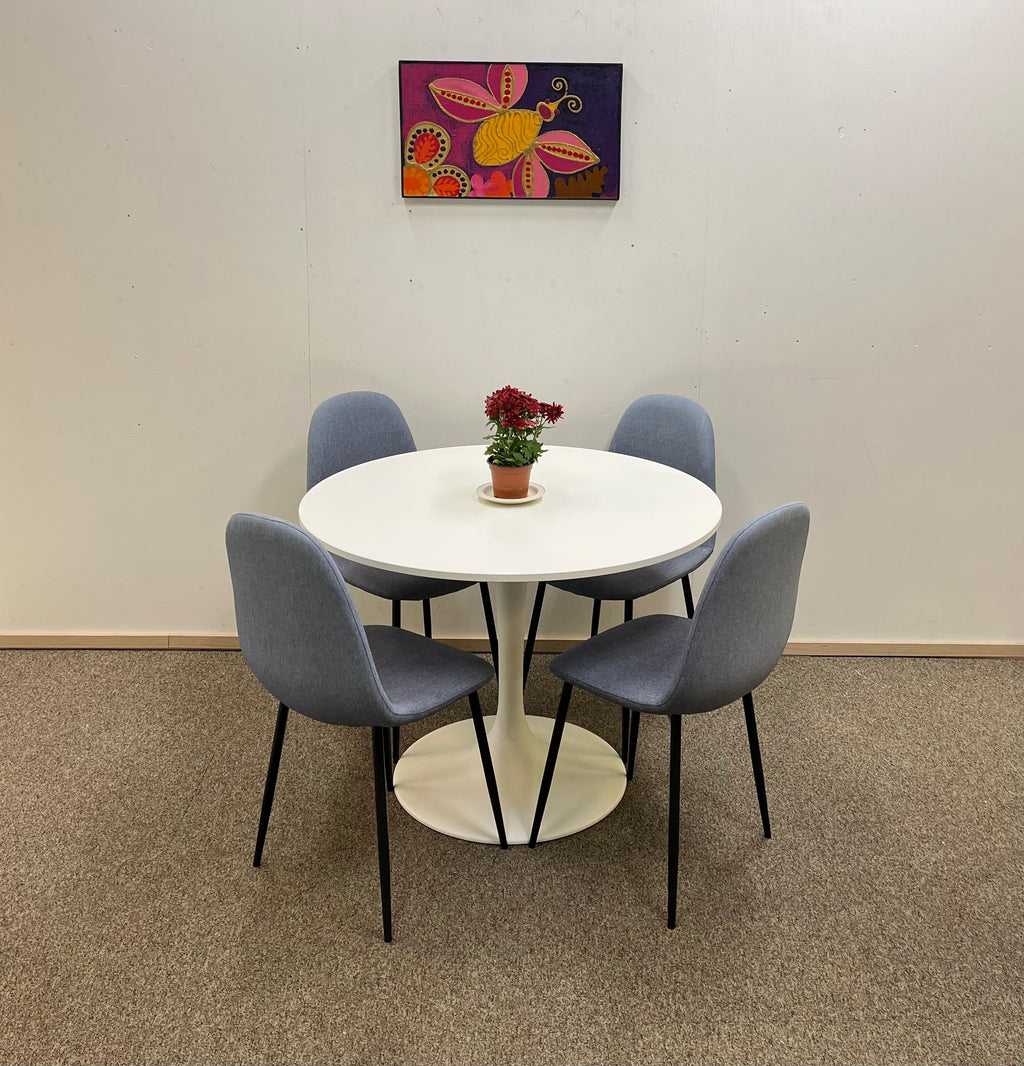 IKEA DOCKSTA Pöytä & JYSK Tuolit