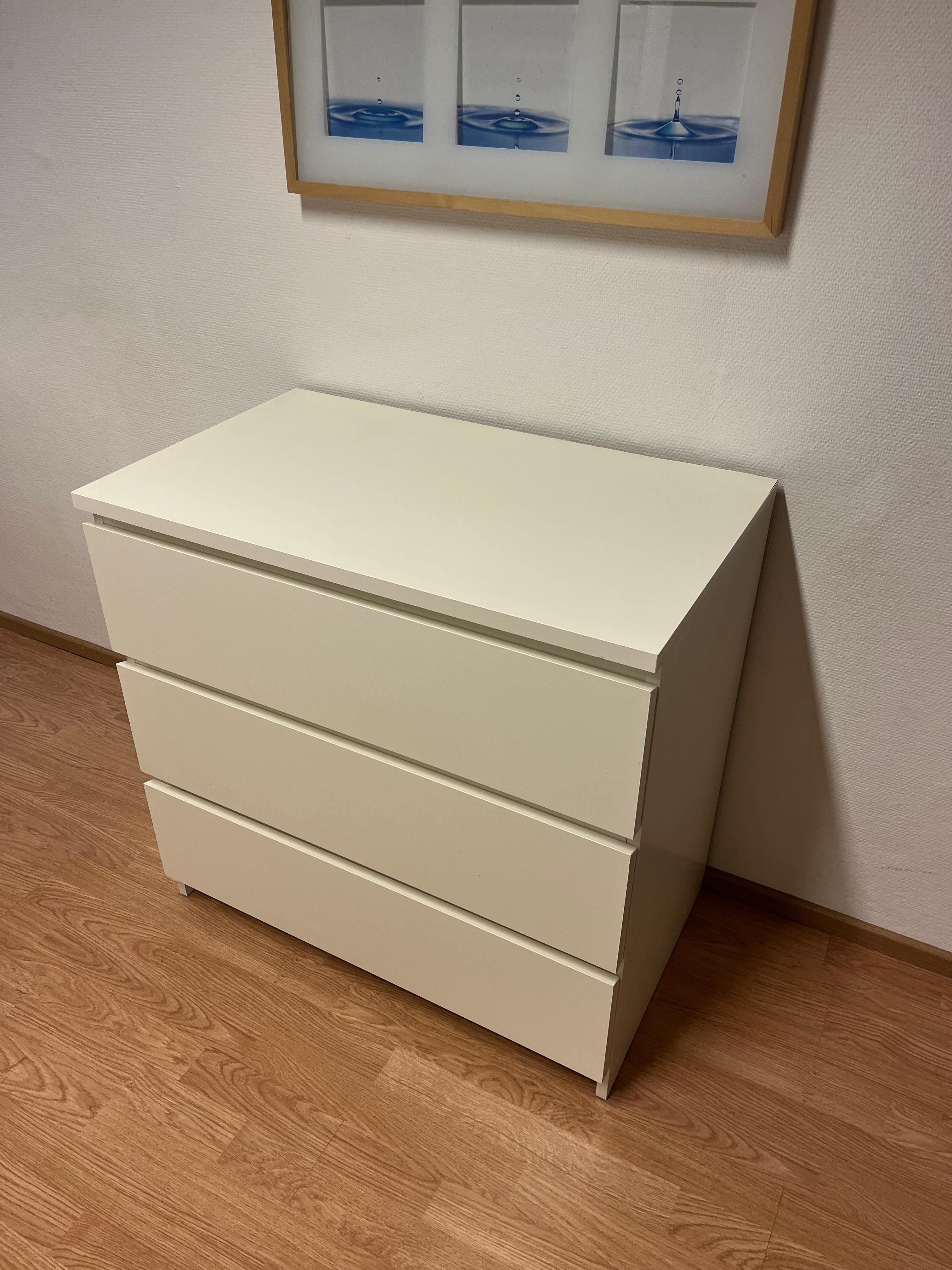 IKEA MALM Lipasto