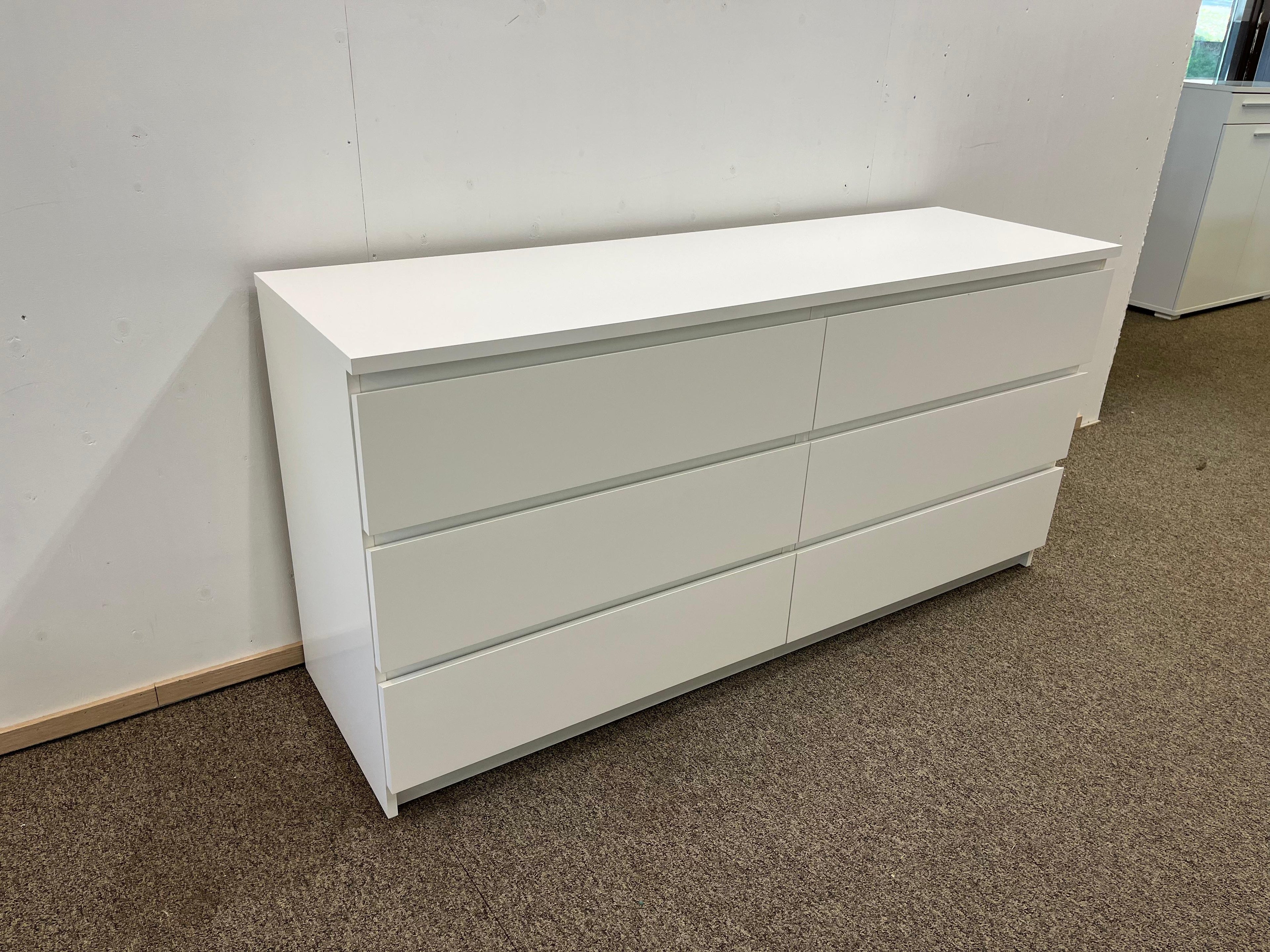 IKEA MALM Lipasto