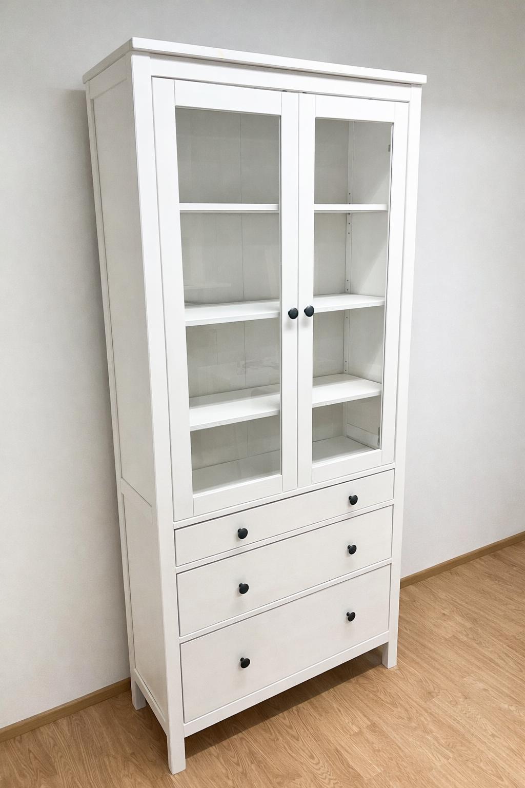 IKEA HEMNES Vitriinikaappi
