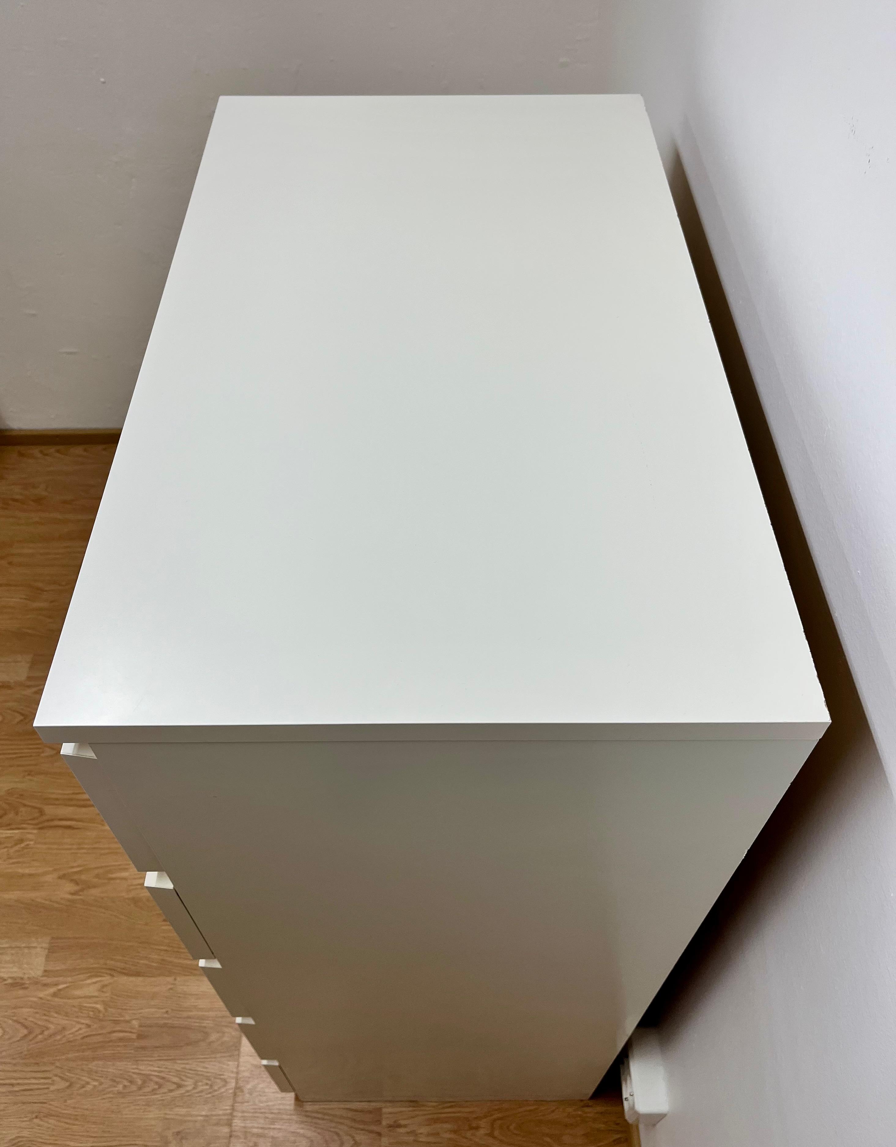 IKEA MALM Lipasto