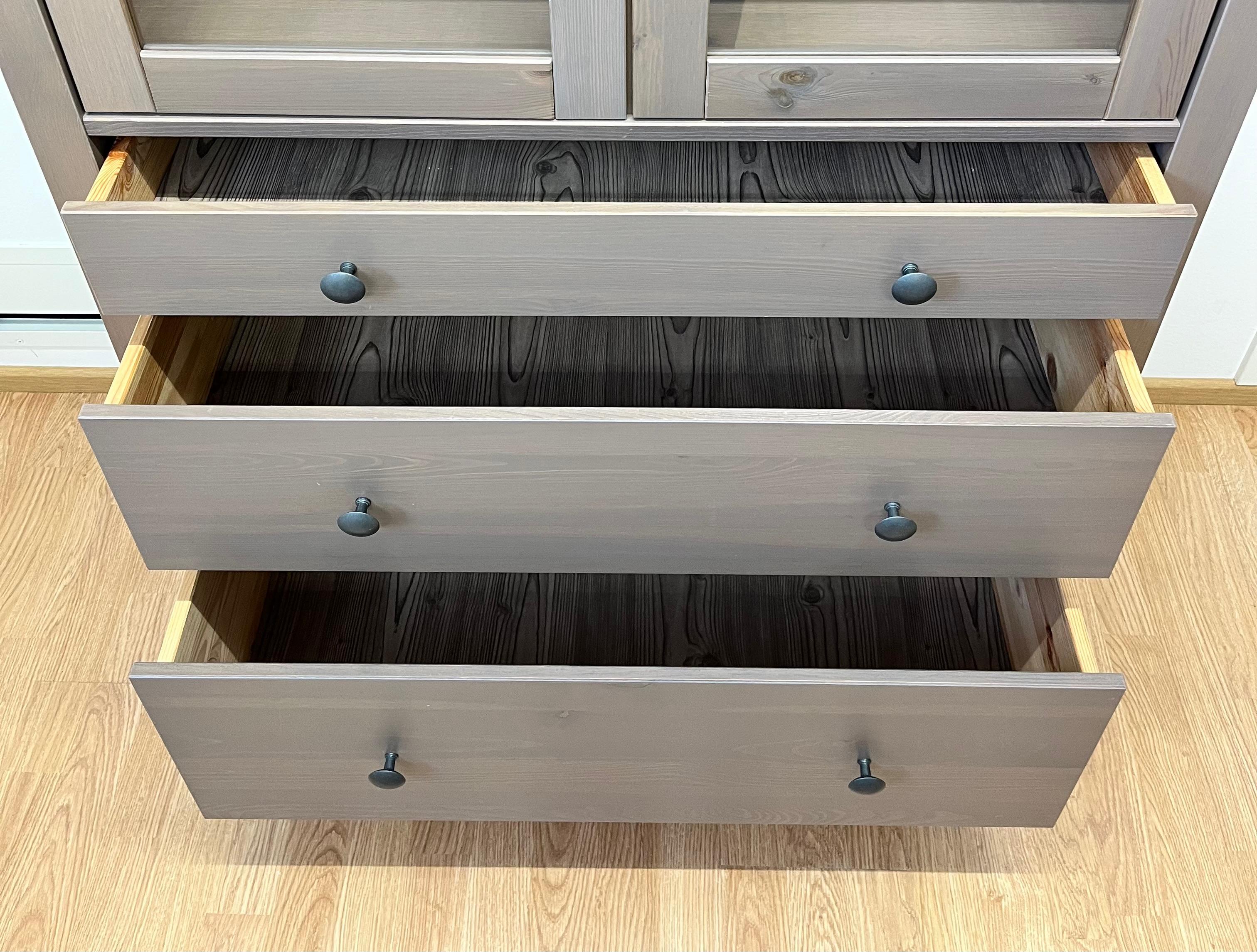 IKEA HEMNES Vitriinikaappi