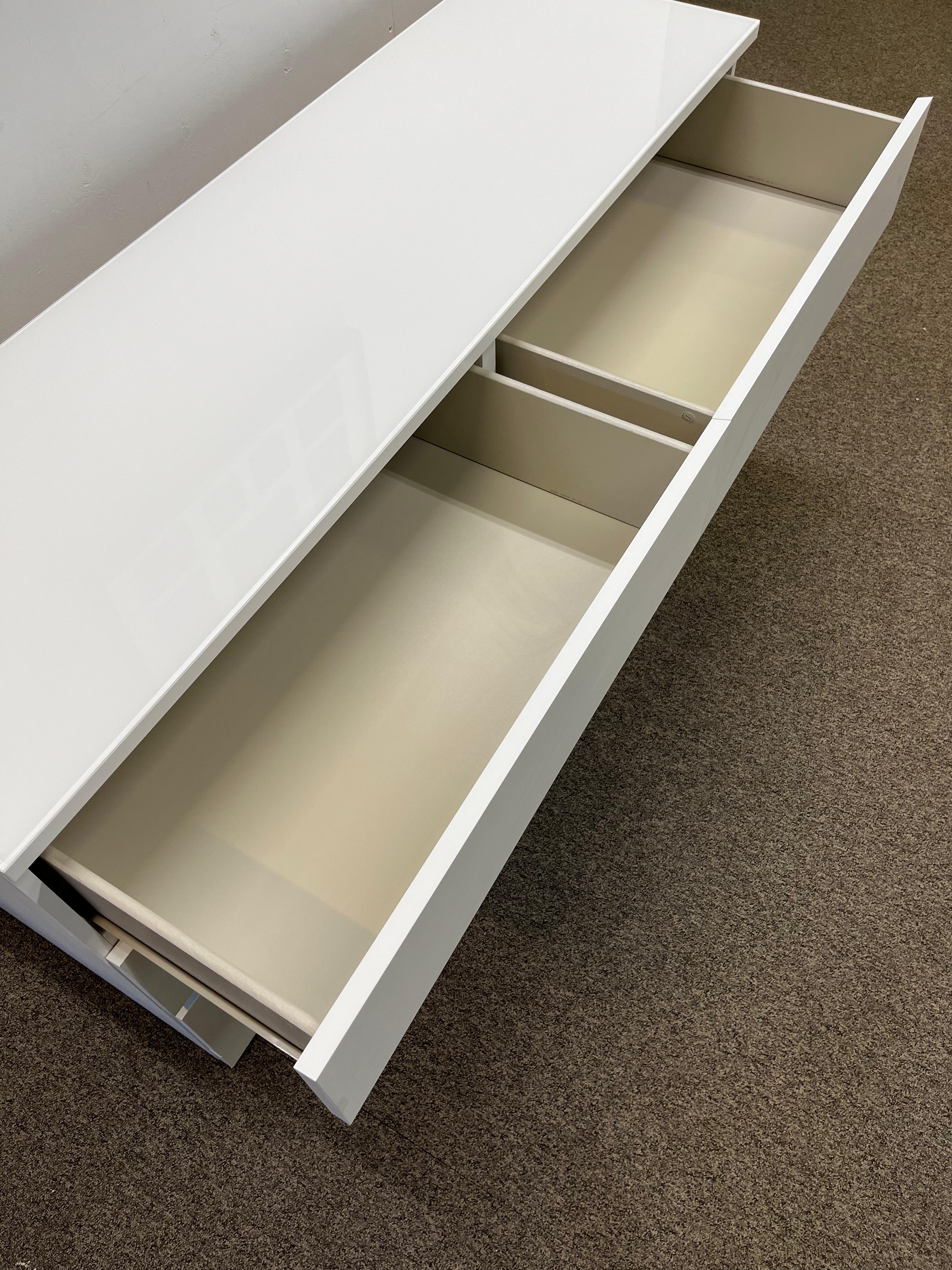 IKEA MALM Lipasto Lasileveyllä