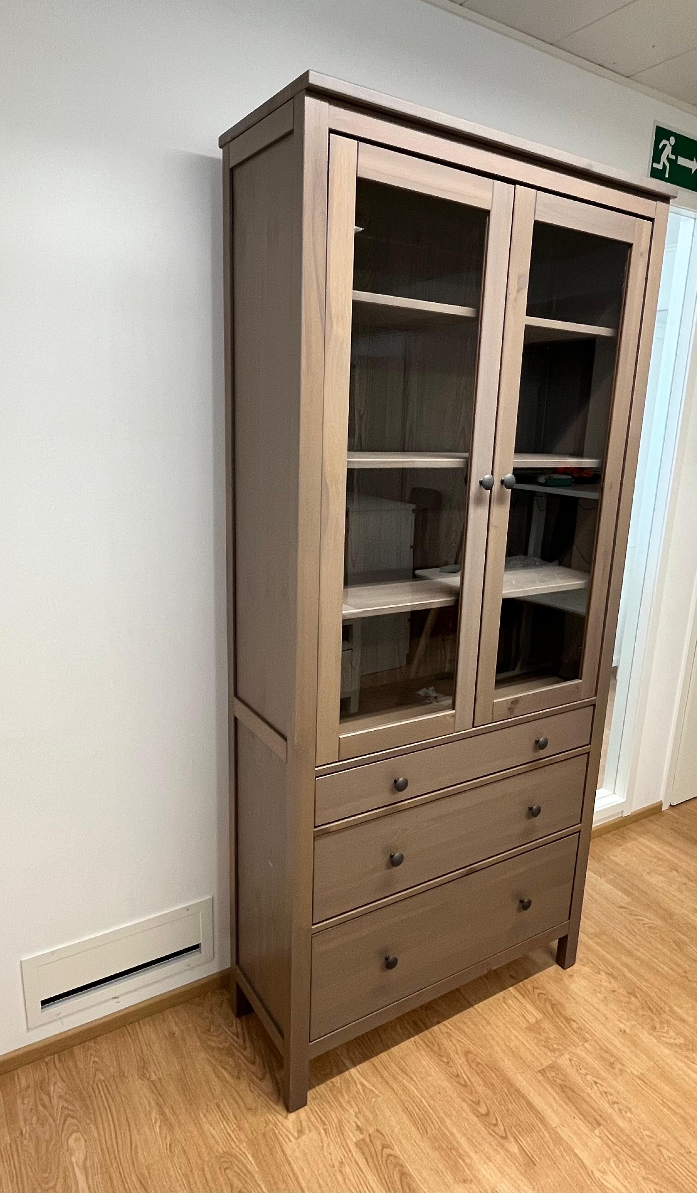 IKEA HEMNES Vitriinikaappi