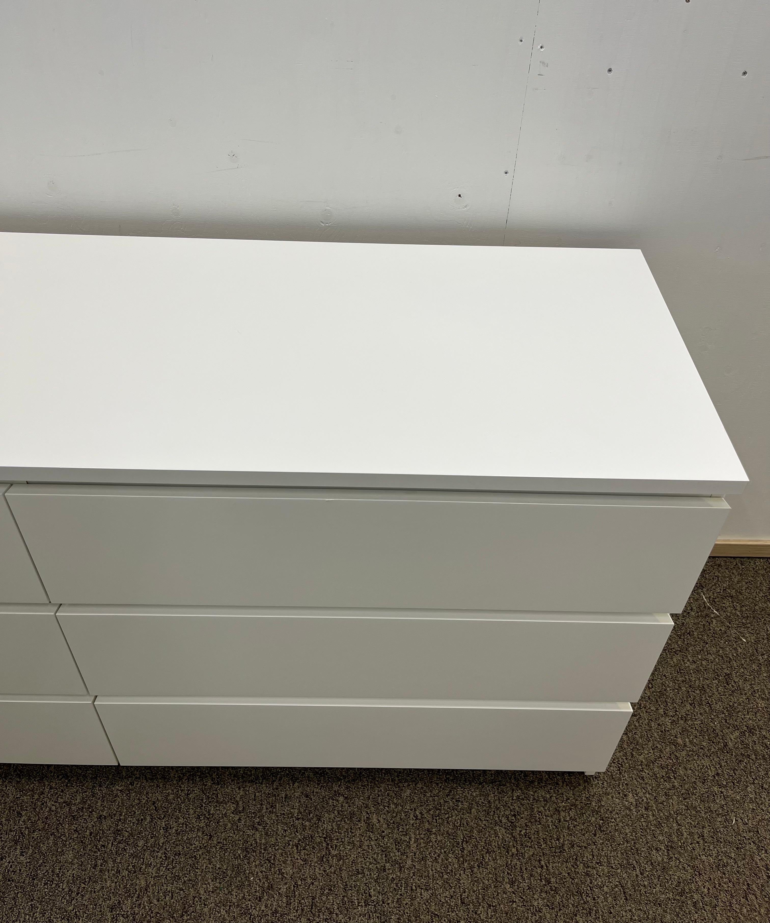 IKEA MALM Lipasto