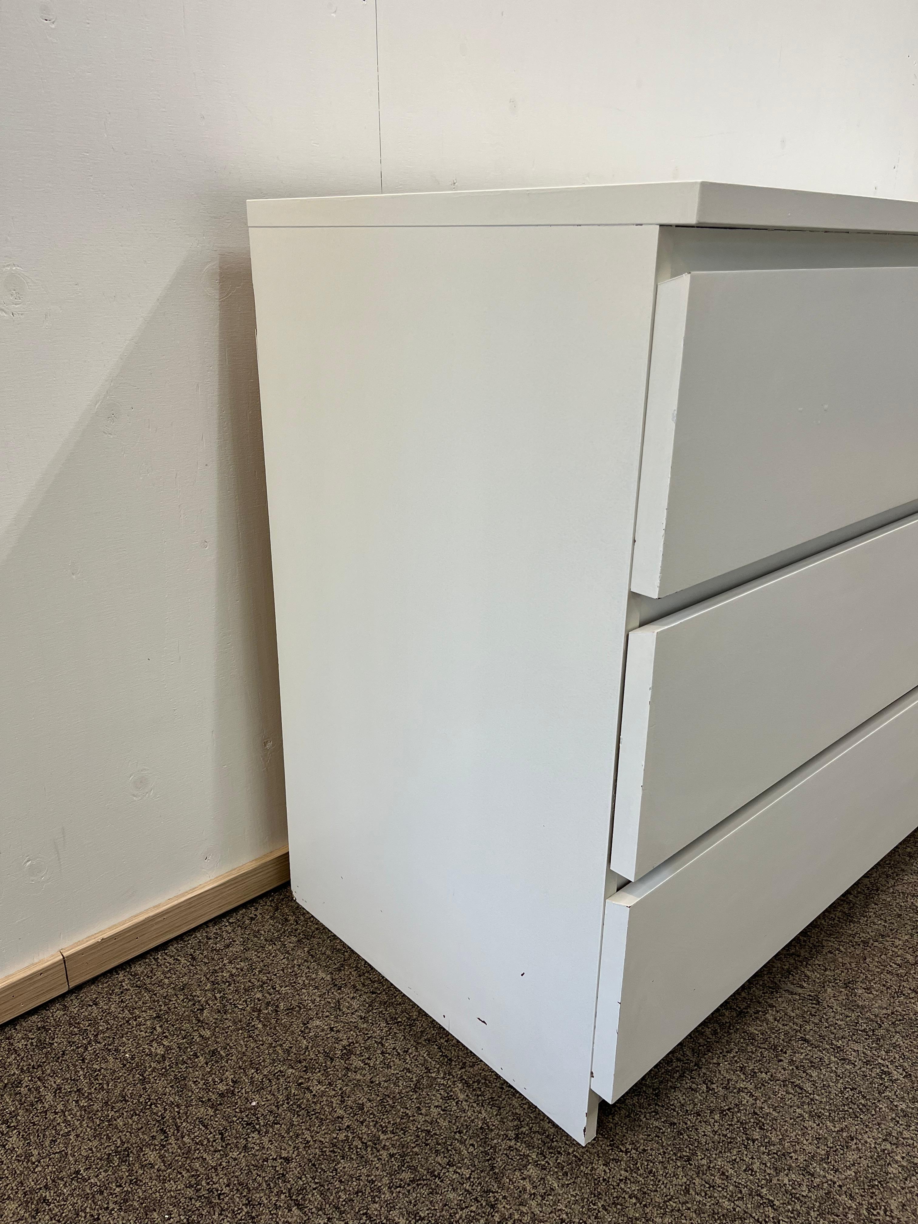 IKEA MALM Lipasto
