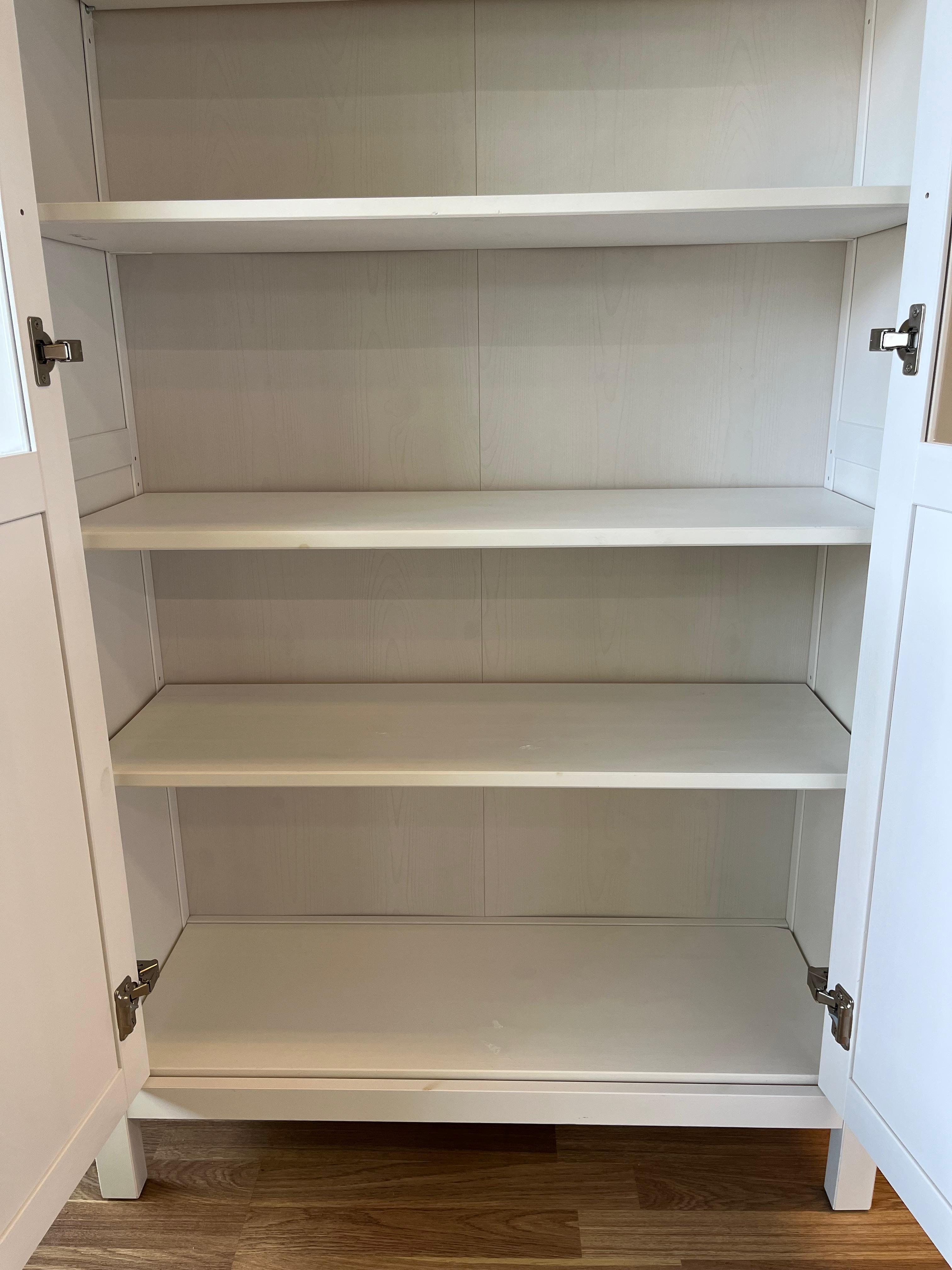 IKEA HEMNES Vitriinikaappi / Astiakaappi