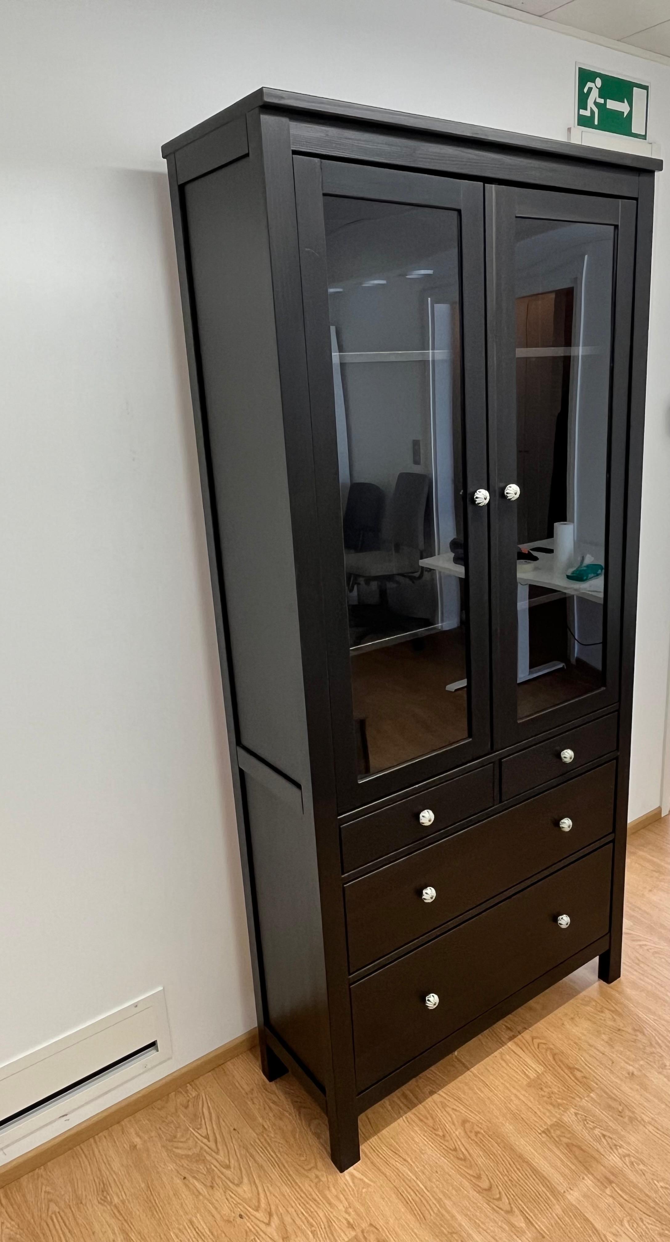 IKEA HEMNES Vitriinikaappi