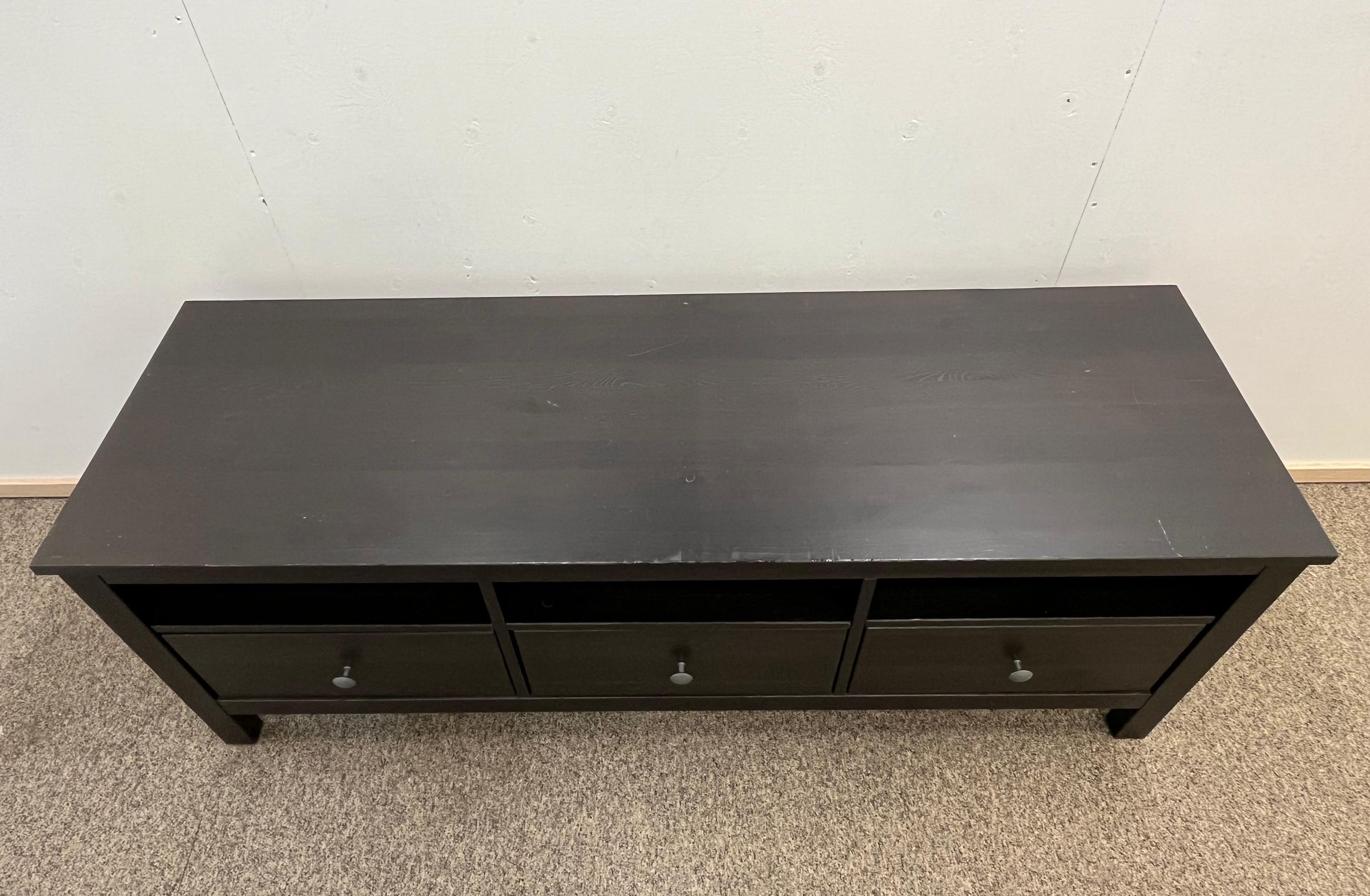 IKEA HEMNES TV-taso, musta