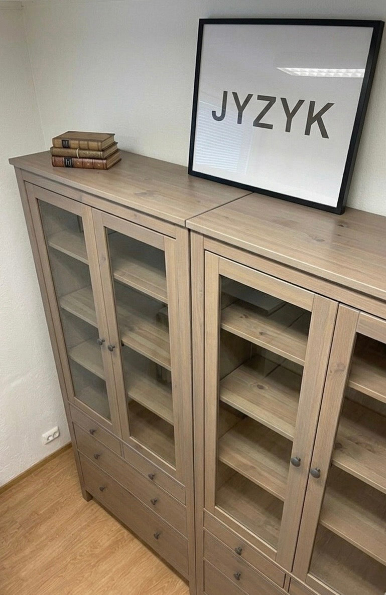 IKEA HEMNES Vitriinikaapit, 2 kpl