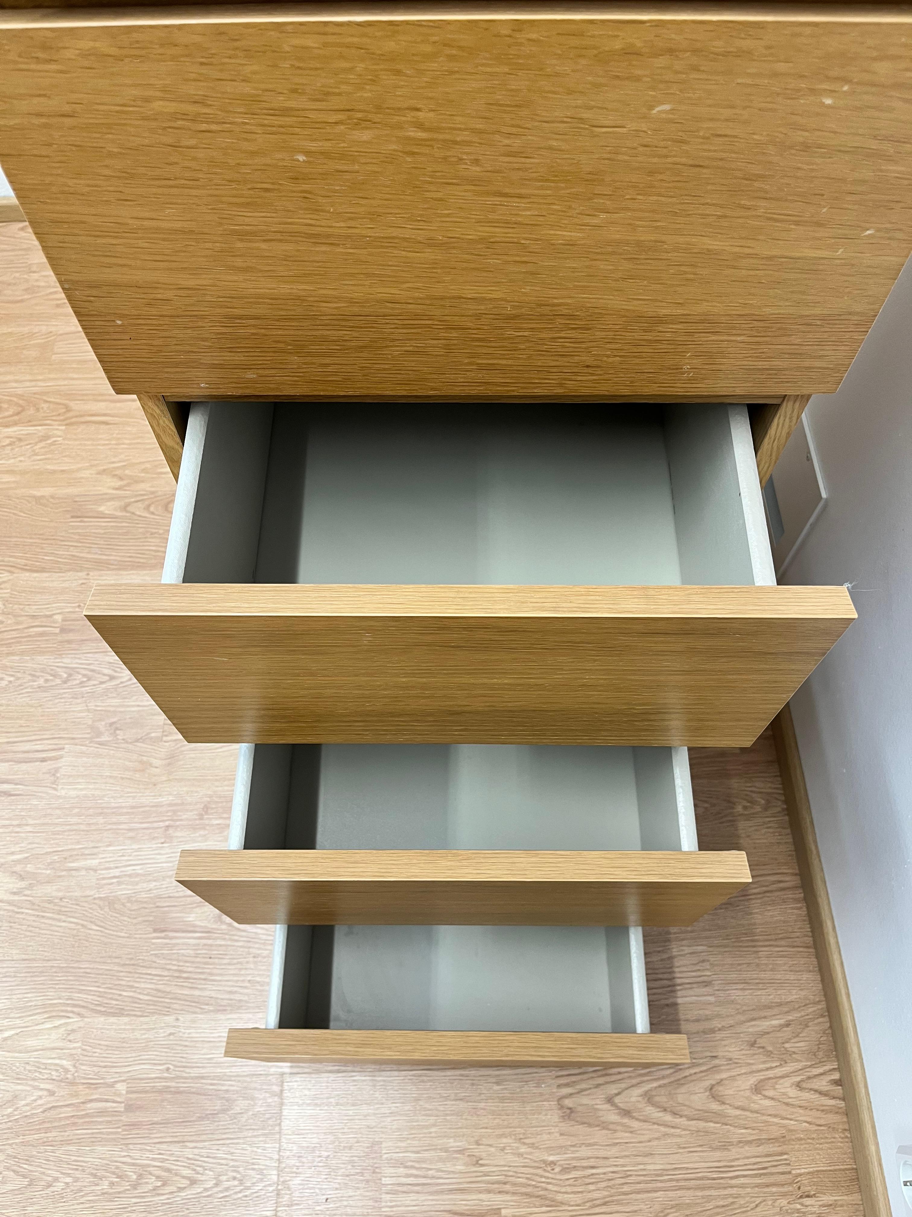 IKEA MALM Lipasto Peilillä