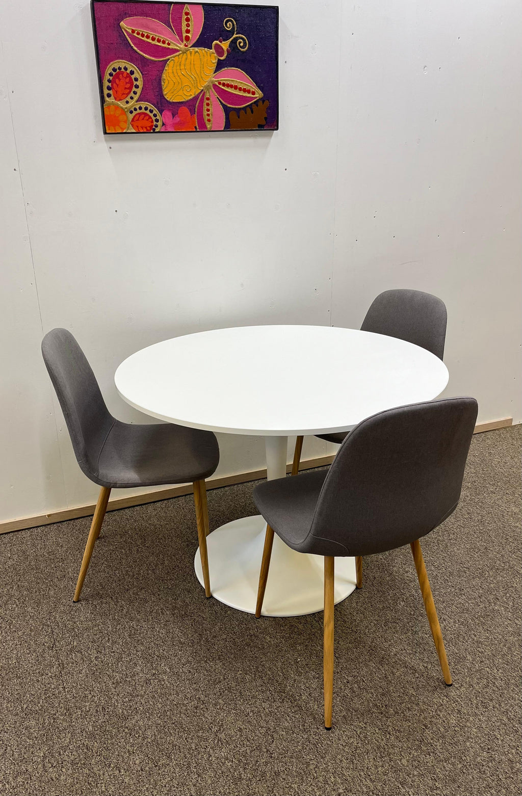 IKEA DOCKSTA Pöytä & JYSK Tuolit