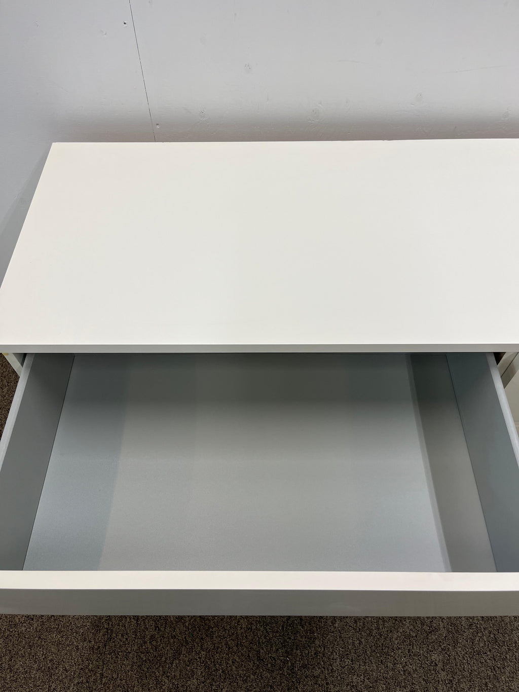 IKEA MALM Lipasto