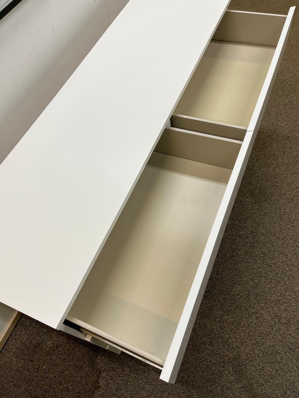 IKEA MALM Lipasto