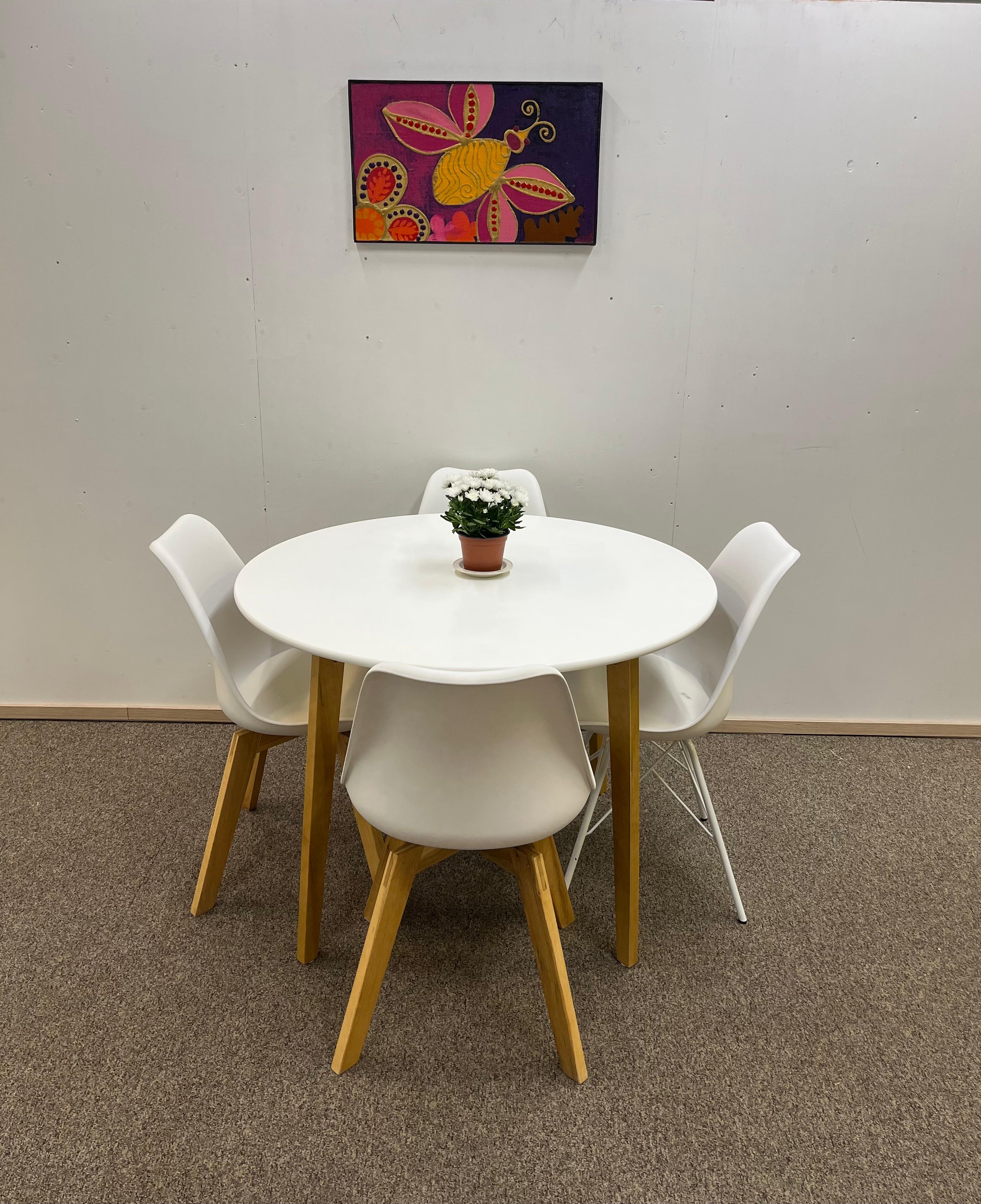 JYSK JEGIND Ruokapöytä & JYSK Tuolit