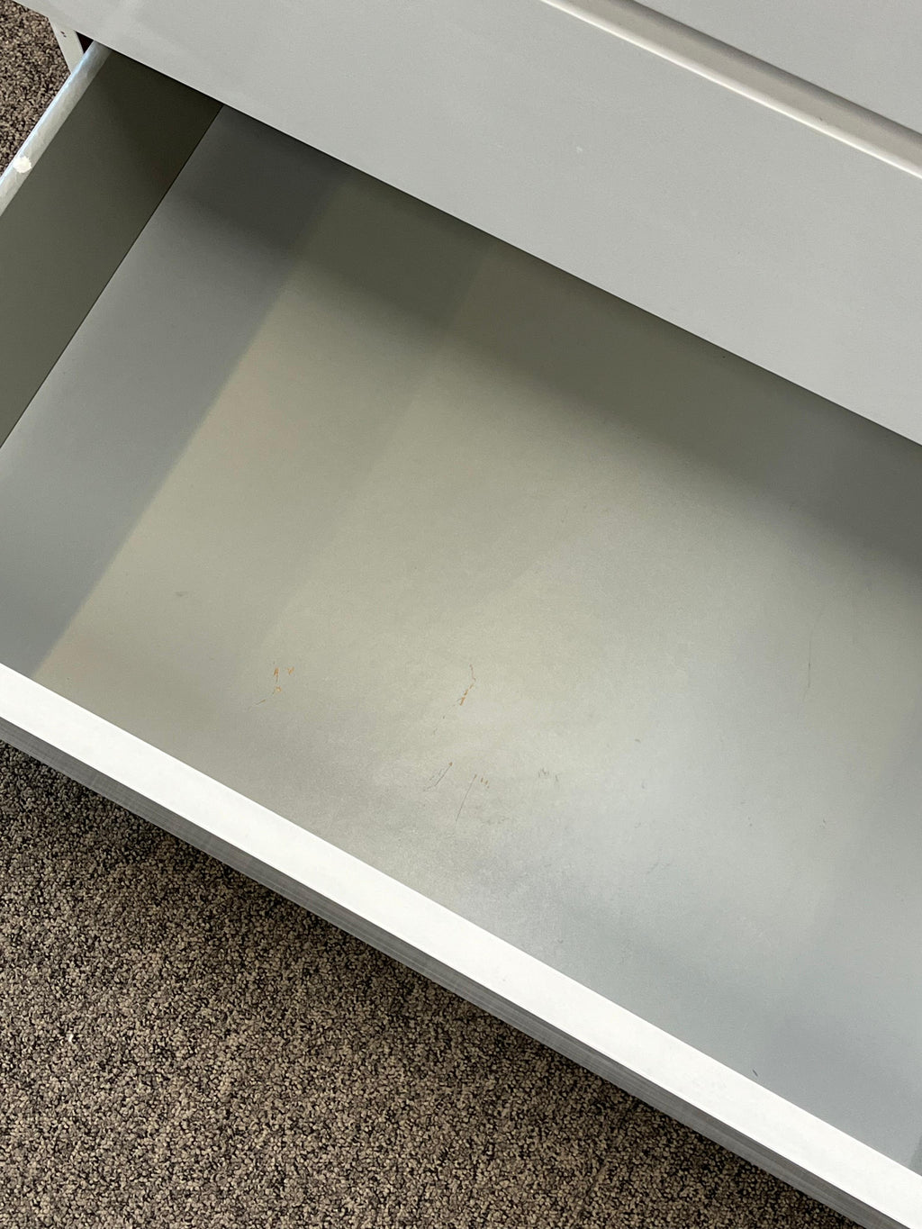IKEA MALM Lipasto