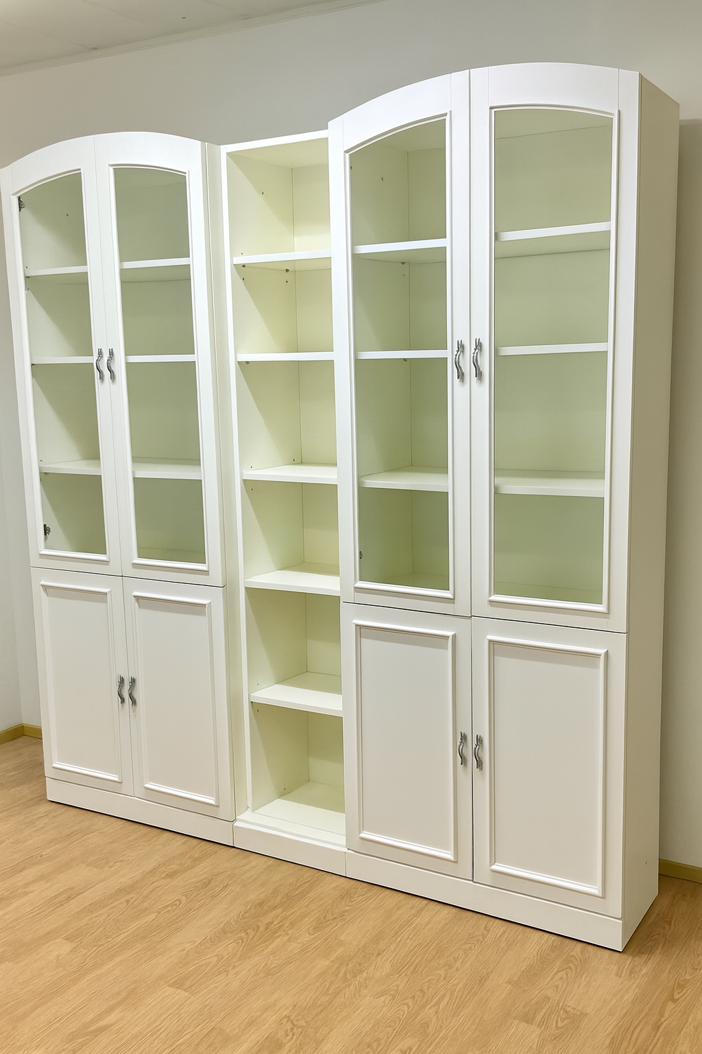 ISKU Säilytyskokonaisuus + vitriiniovet