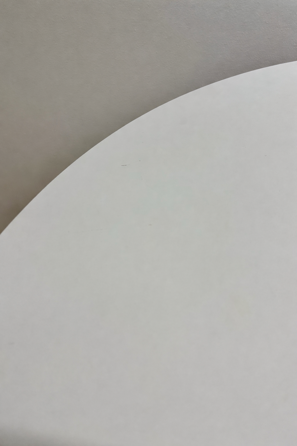 Valkoinen Pyöreä Ruokapöytä