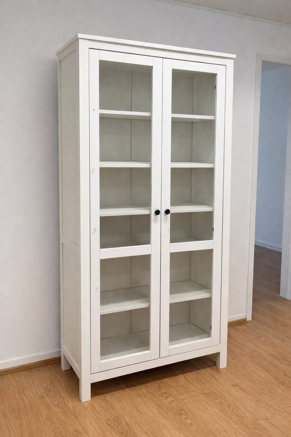 IKEA HEMNES Vitriinikaappi / Astiakaappi