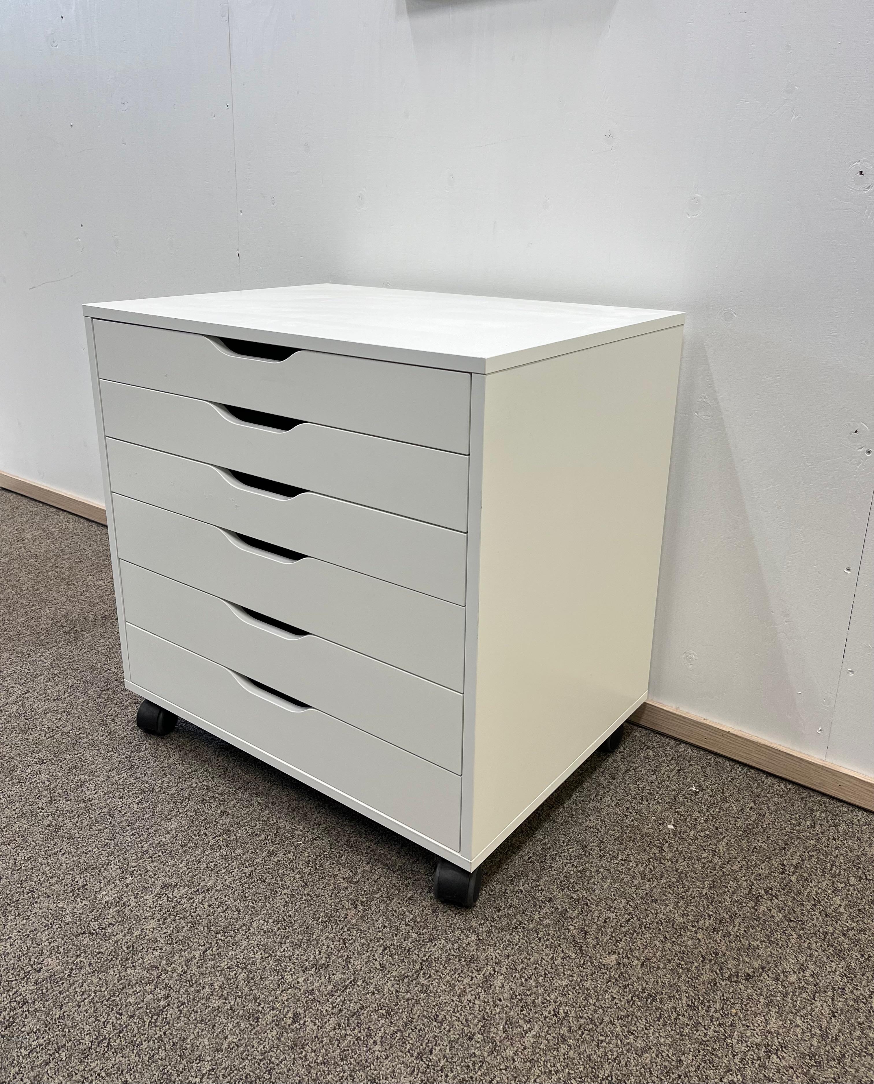 IKEA ALEX Laatikosto + pyörät, valkoinen