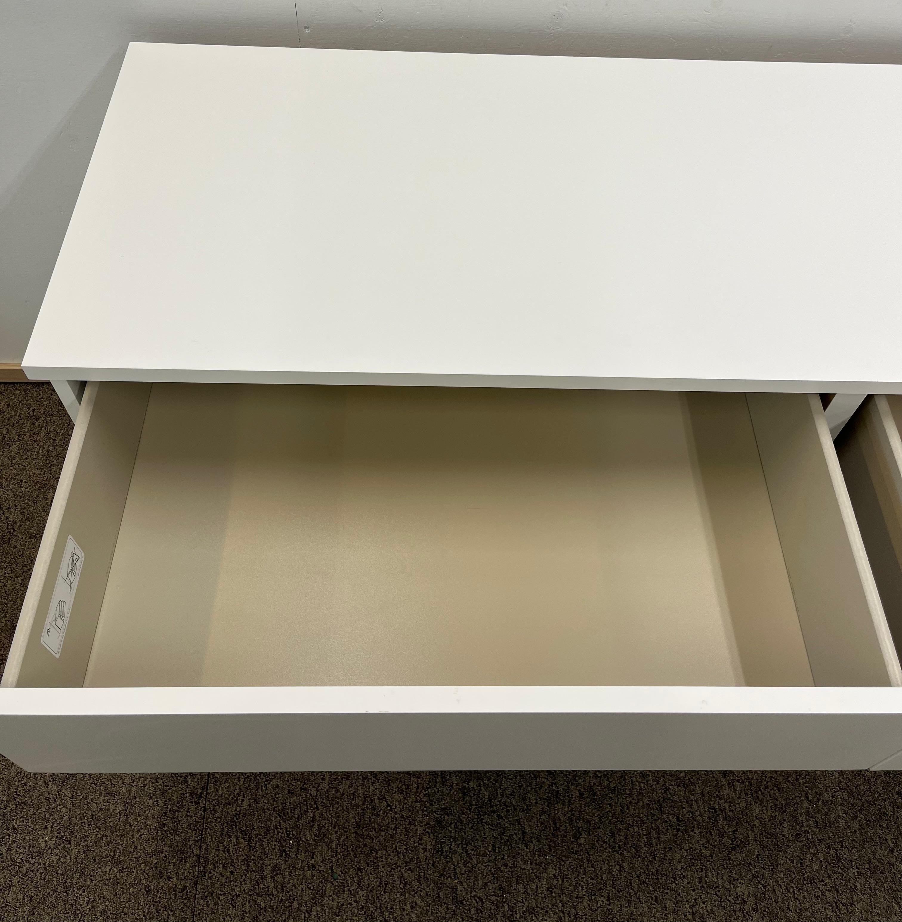 IKEA MALM Lipasto