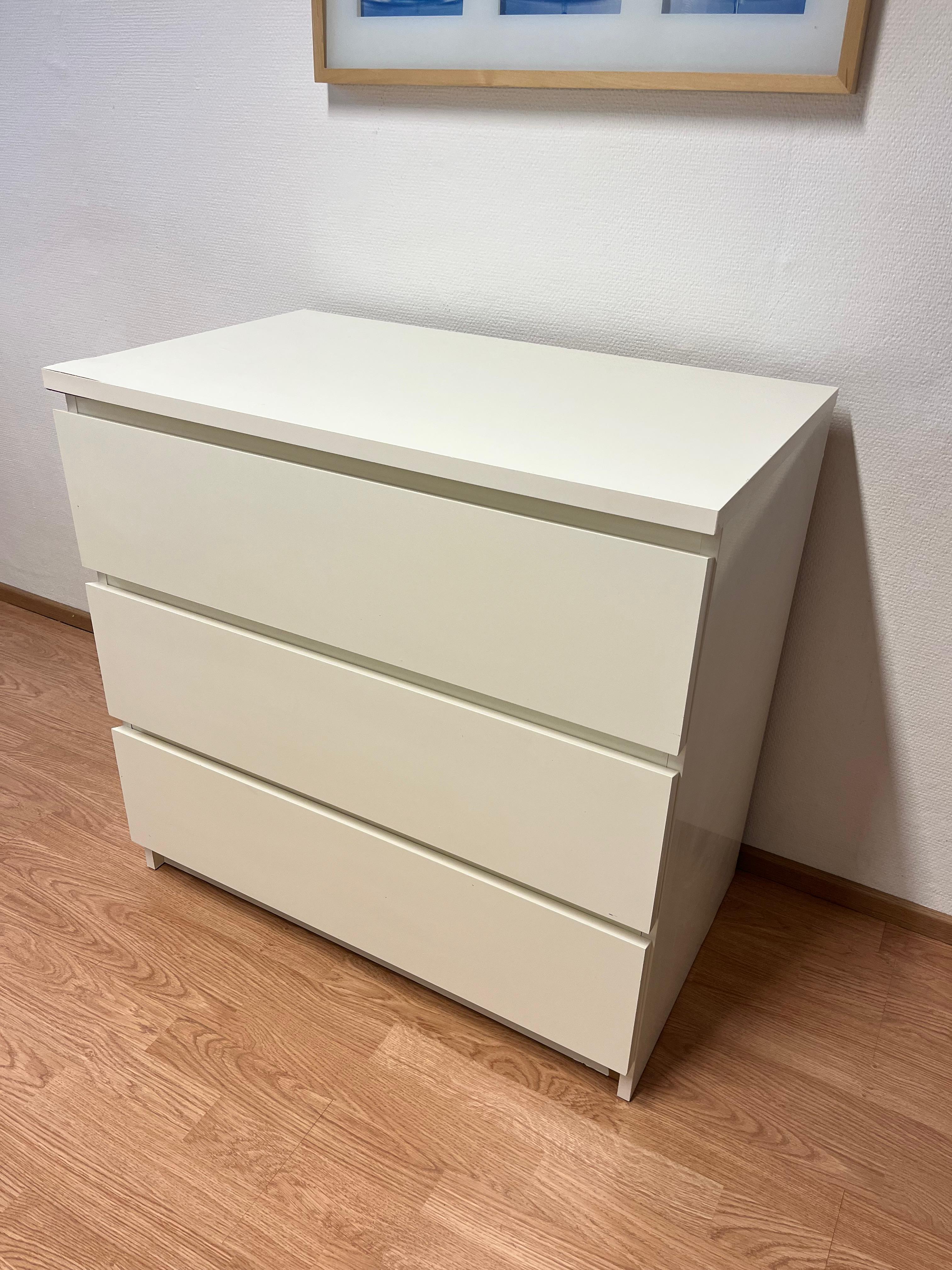 IKEA MALM Lipasto