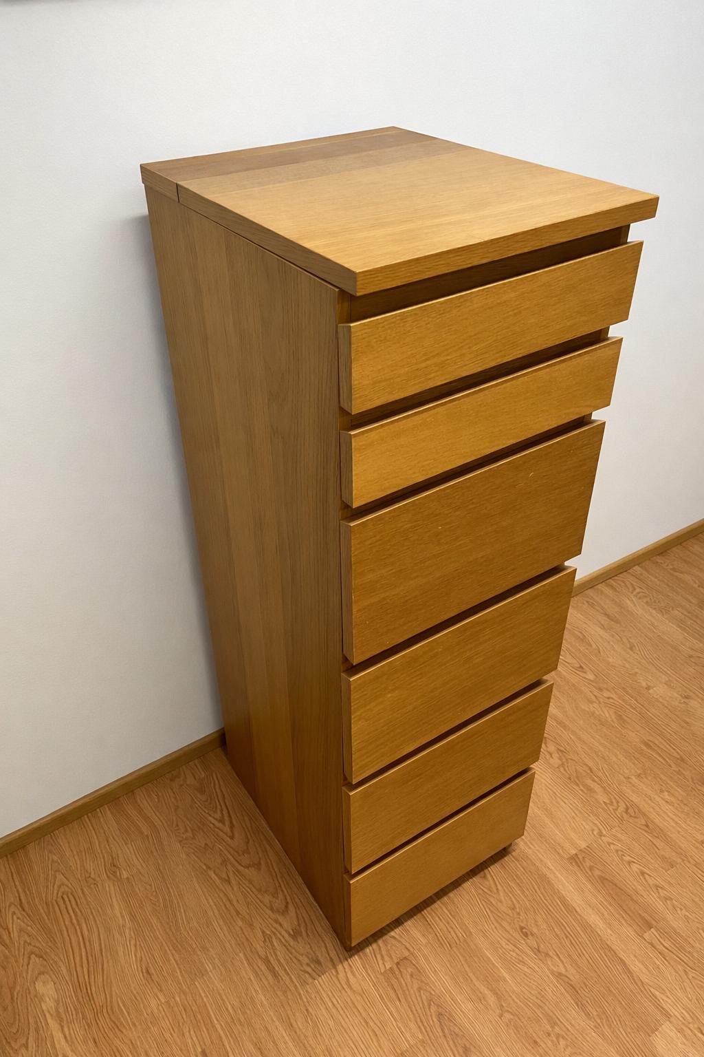 IKEA MALM Lipasto Peilillä