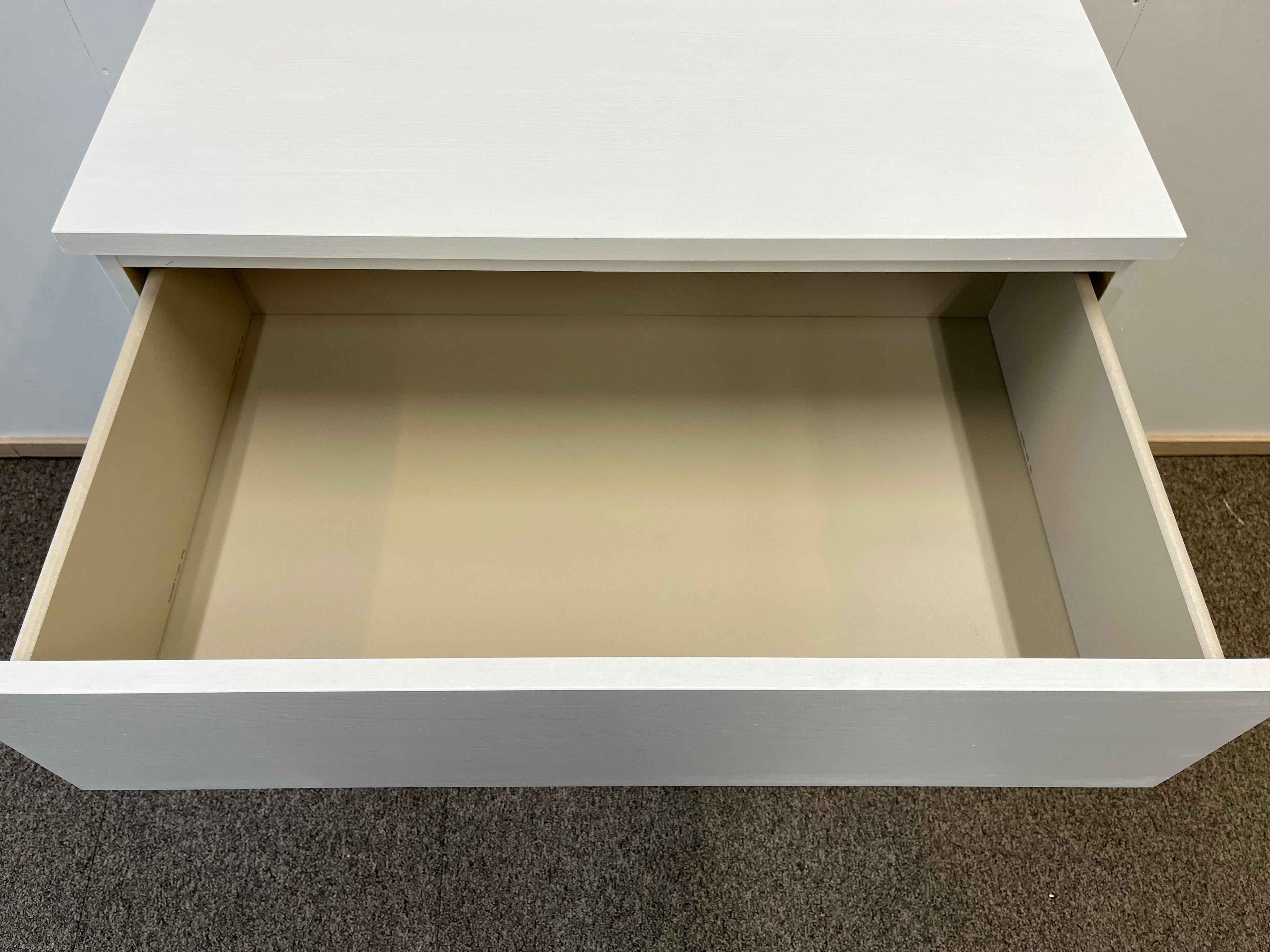 IKEA MALM Lipasto, 4 laatikkoa