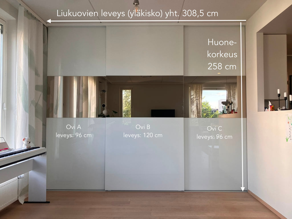 Liukuovikaapisto, 308,5 cm x 258 cm (Kuin Uusi)