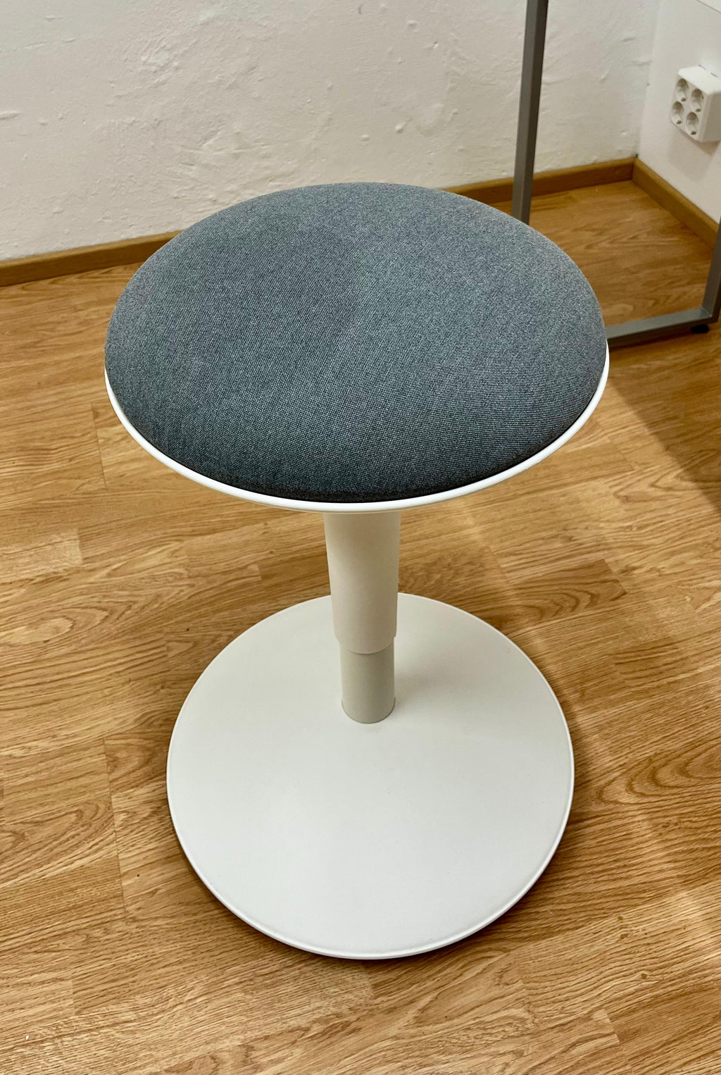 Meikki pöytä + peili + jakkara