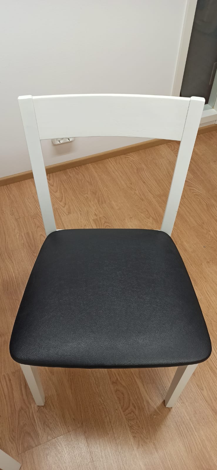 Ruokailuryhmä neljälle