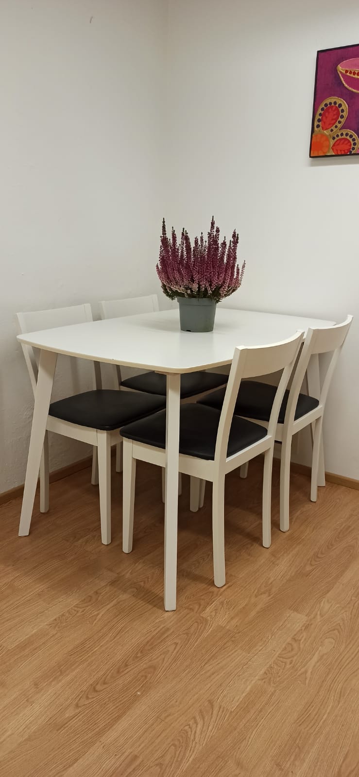 Ruokailuryhmä neljälle