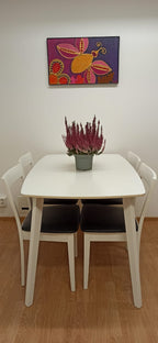 Ruokailuryhmä neljälle