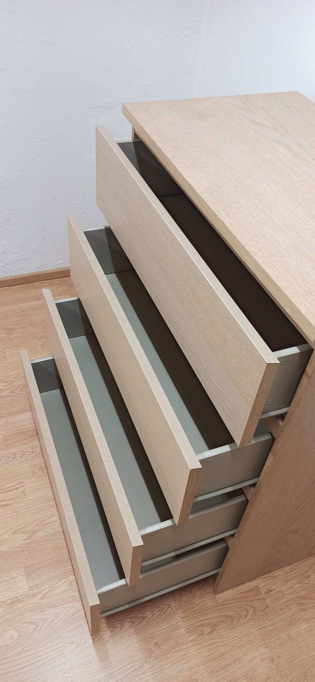 IKEA MALM Lipasto