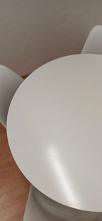 IKEA DOCKSTA Pöytä, valkoinen ja 4 tuoleja