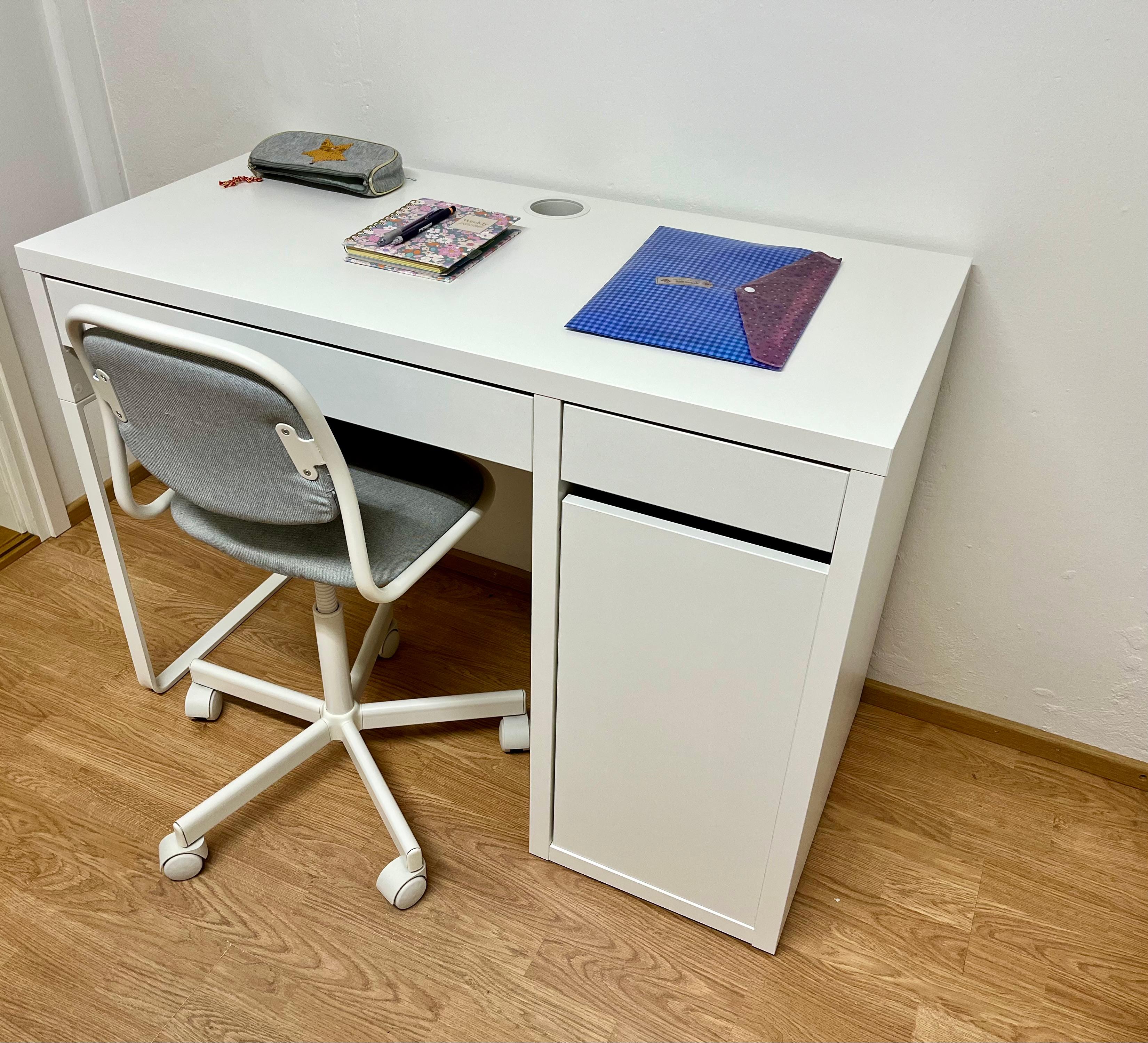 IKEA MICKE Työpöytä