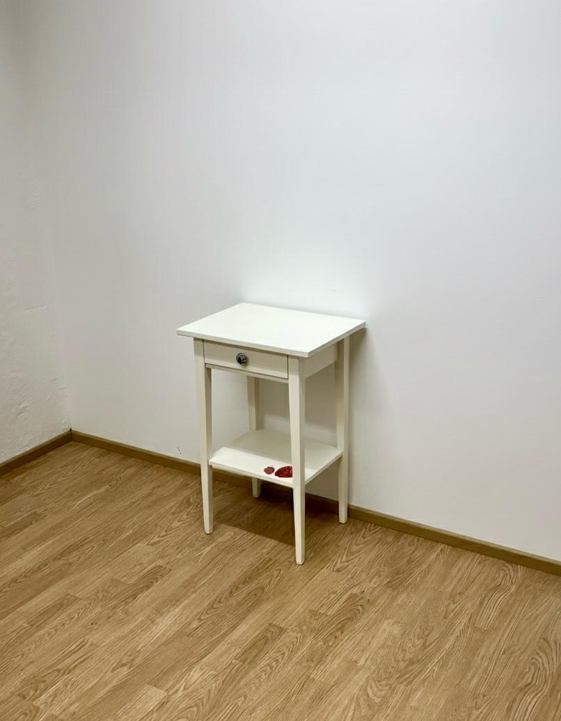 IKEA HEMNES Sivupöytä