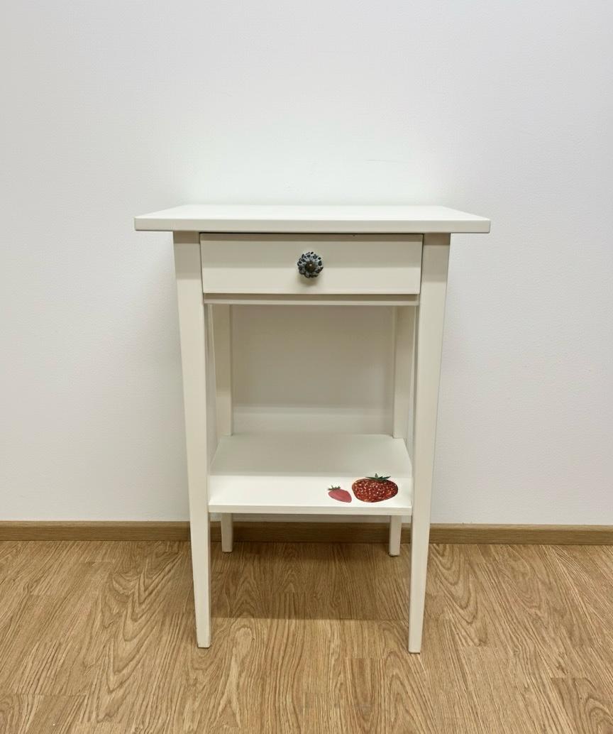 IKEA HEMNES Sivupöytä