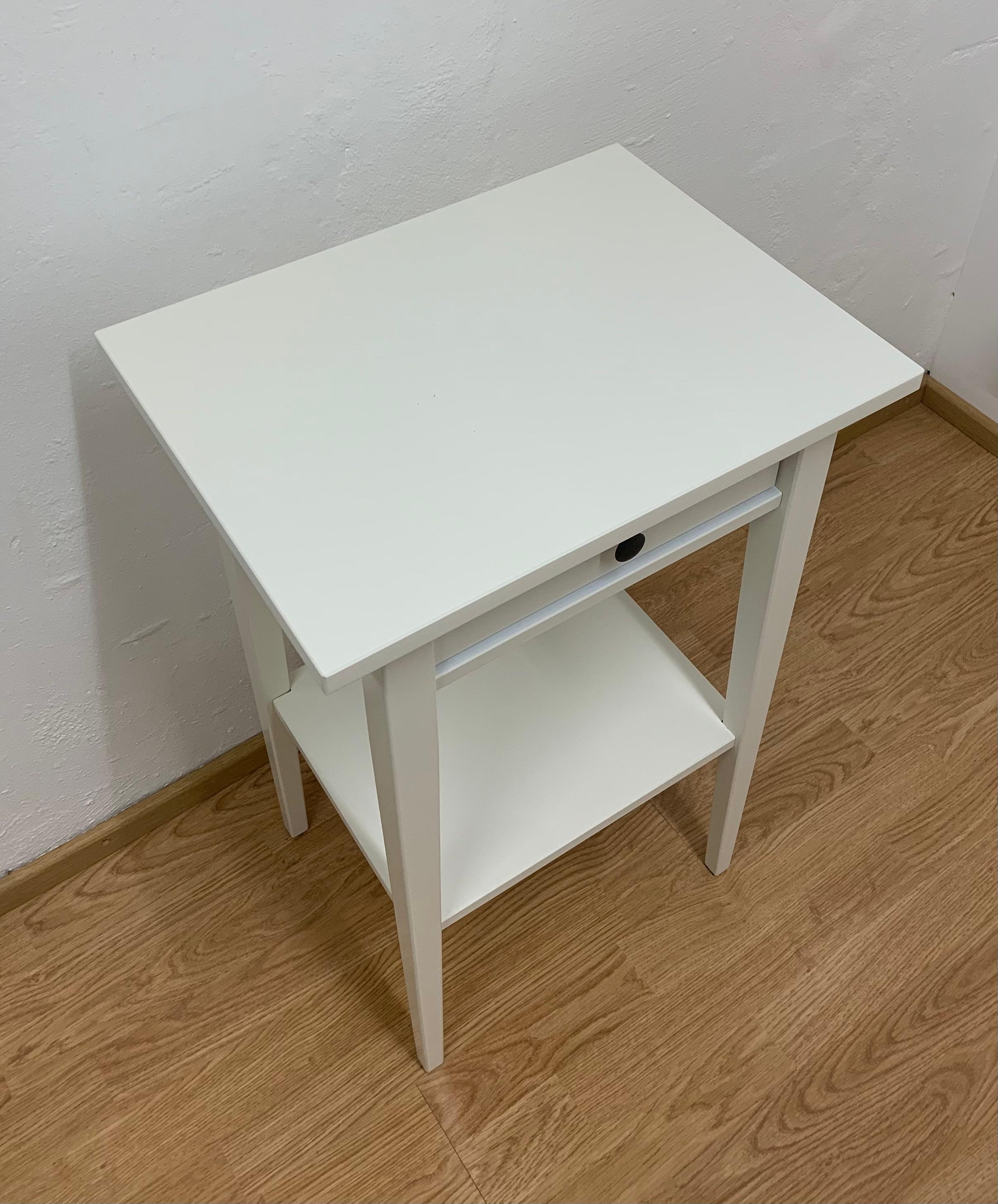 IKEA HEMNES Sivupöytä