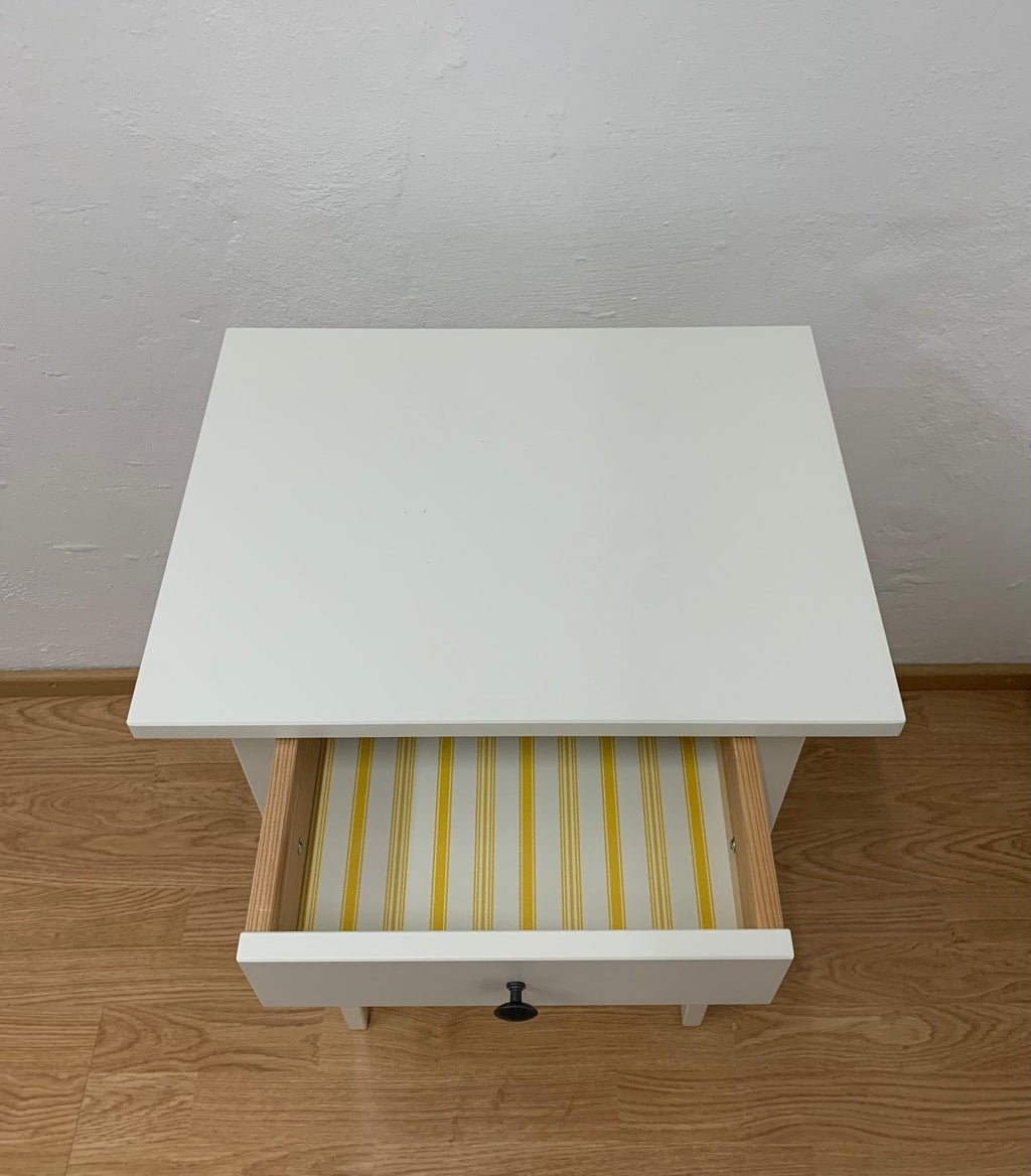 IKEA HEMNES Sivupöytä