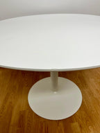 Valkoinen Pyöreä Ruokapöytä