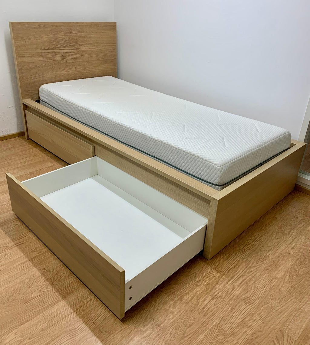 IKEA MALM Sängynrunko, jossa 2 laatik & WELLPUR GOLD F110 Vaahtomuovipatja
