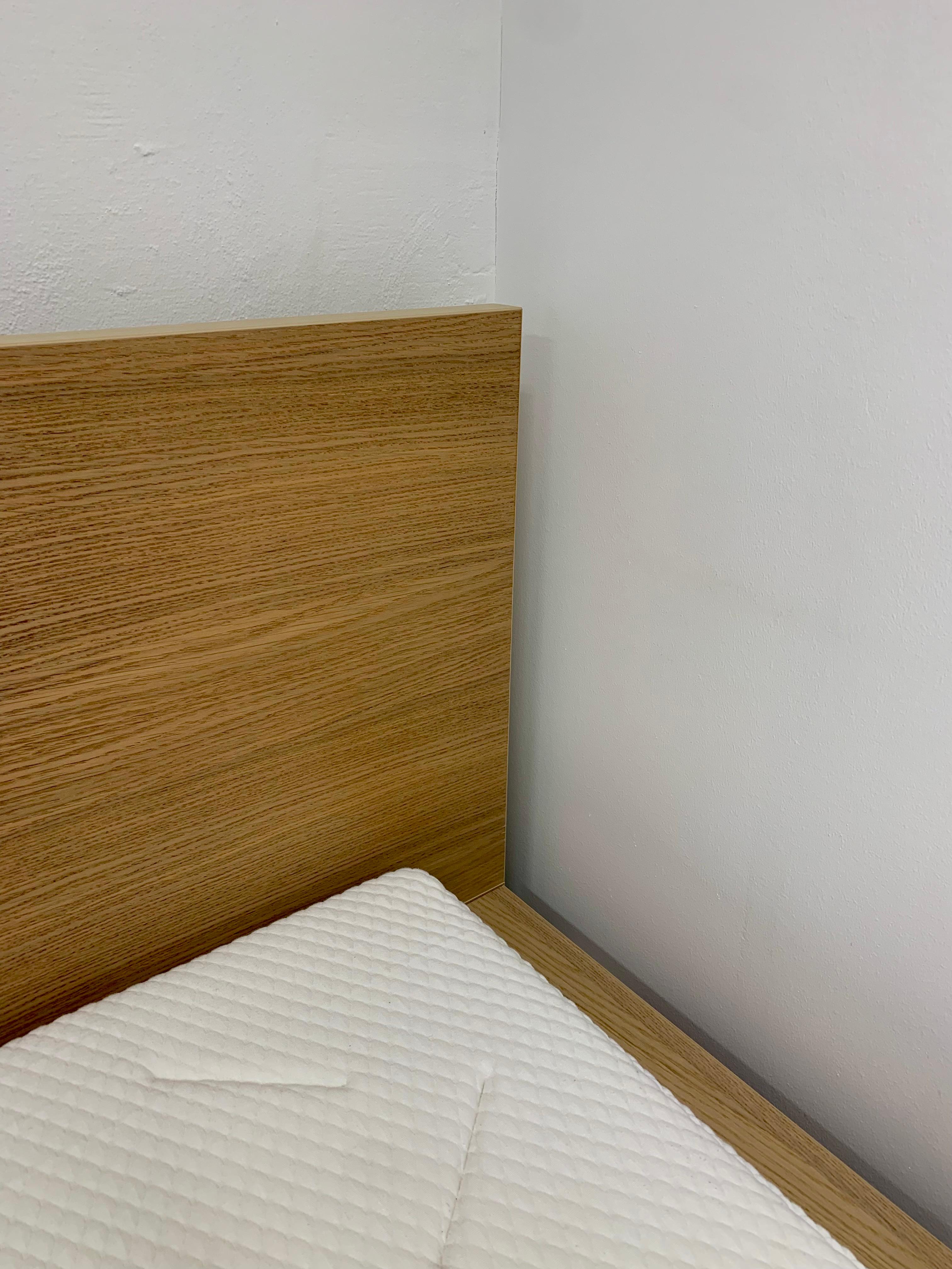 IKEA MALM Sängynrunko, jossa 2 laatik & WELLPUR GOLD F110 Vaahtomuovipatja